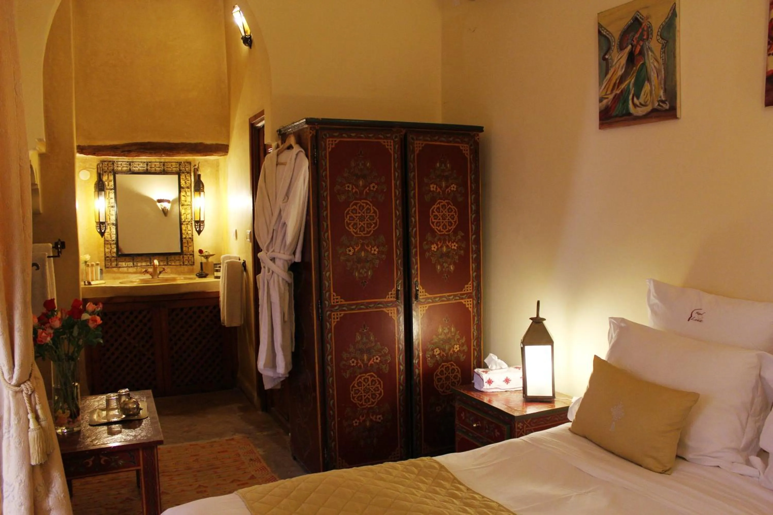 Photo of the whole room, Bed in Riad Léna & Spa