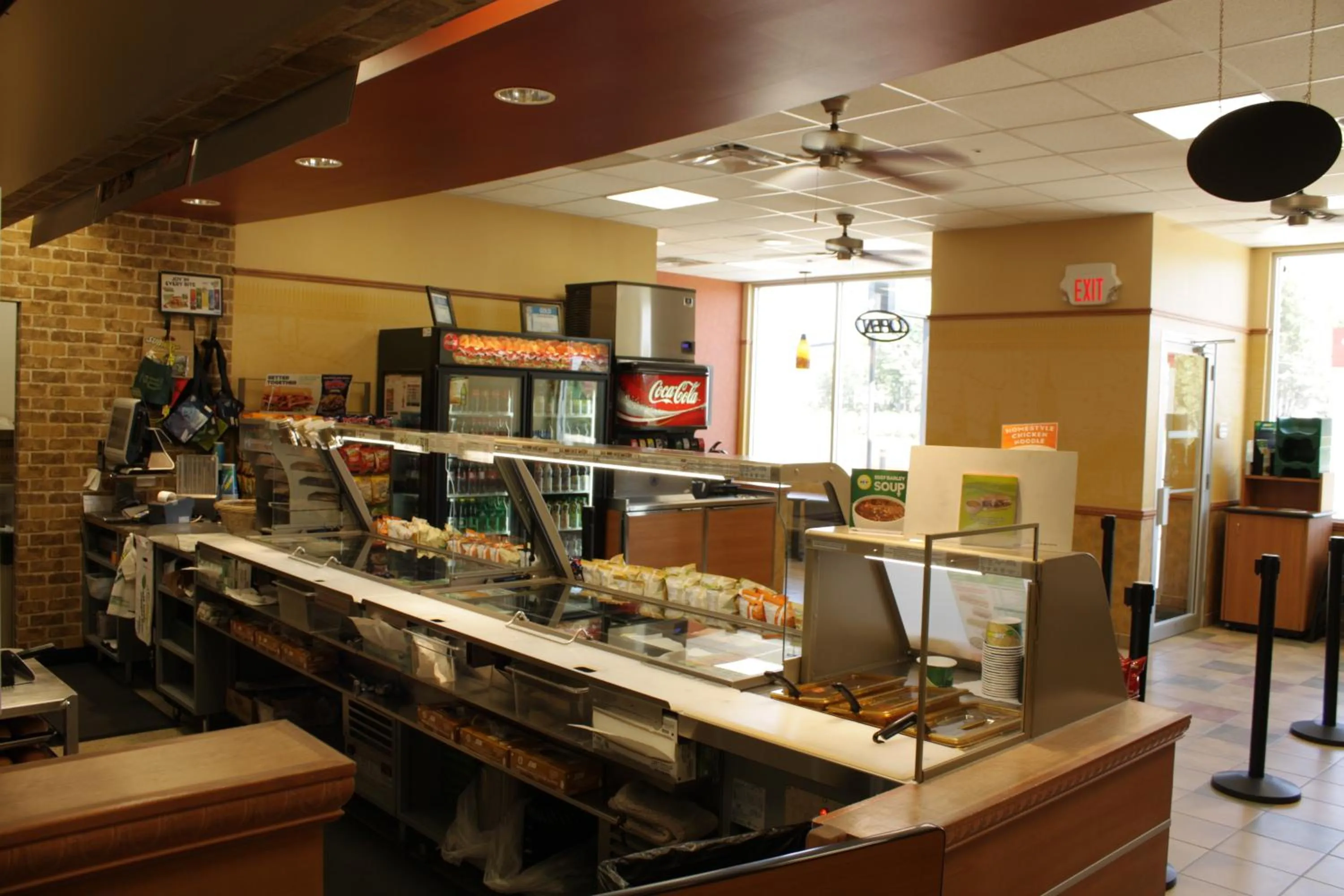 Restaurant/places to eat in Hillcrest Motel