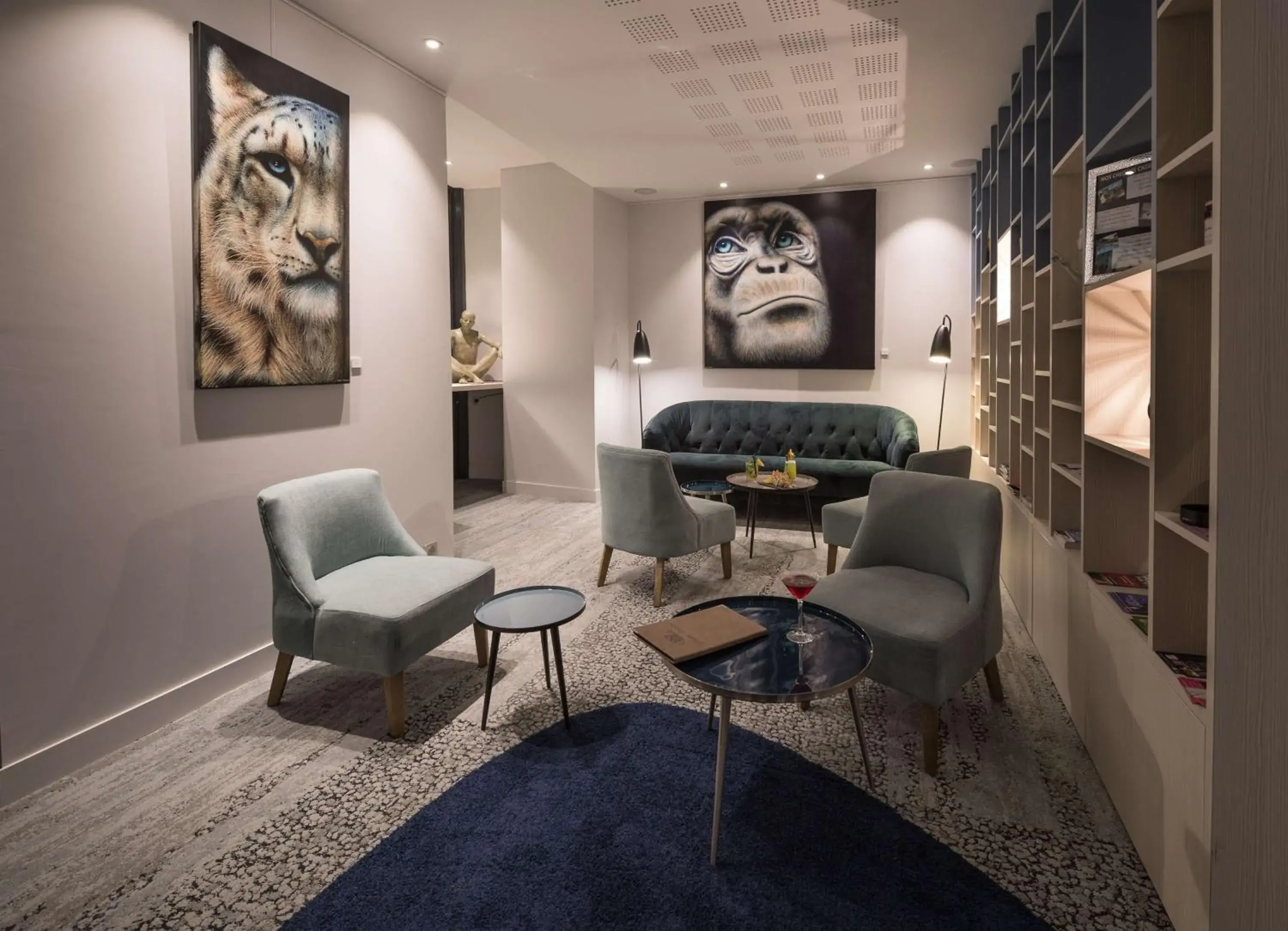 Lounge or bar in Best Western Plus Villa Saint Antoine Hotel & Spa Lounge or bar in Best Western Plus Villa Saint Antoine Hotel & Spa