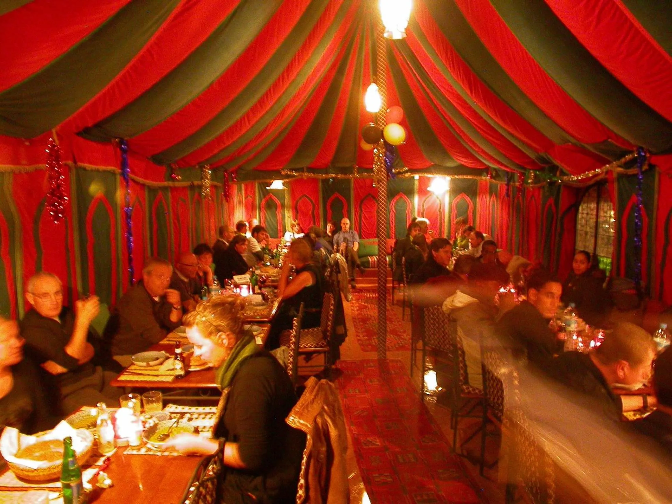 Restaurant/places to eat in Hotel Tomboctou