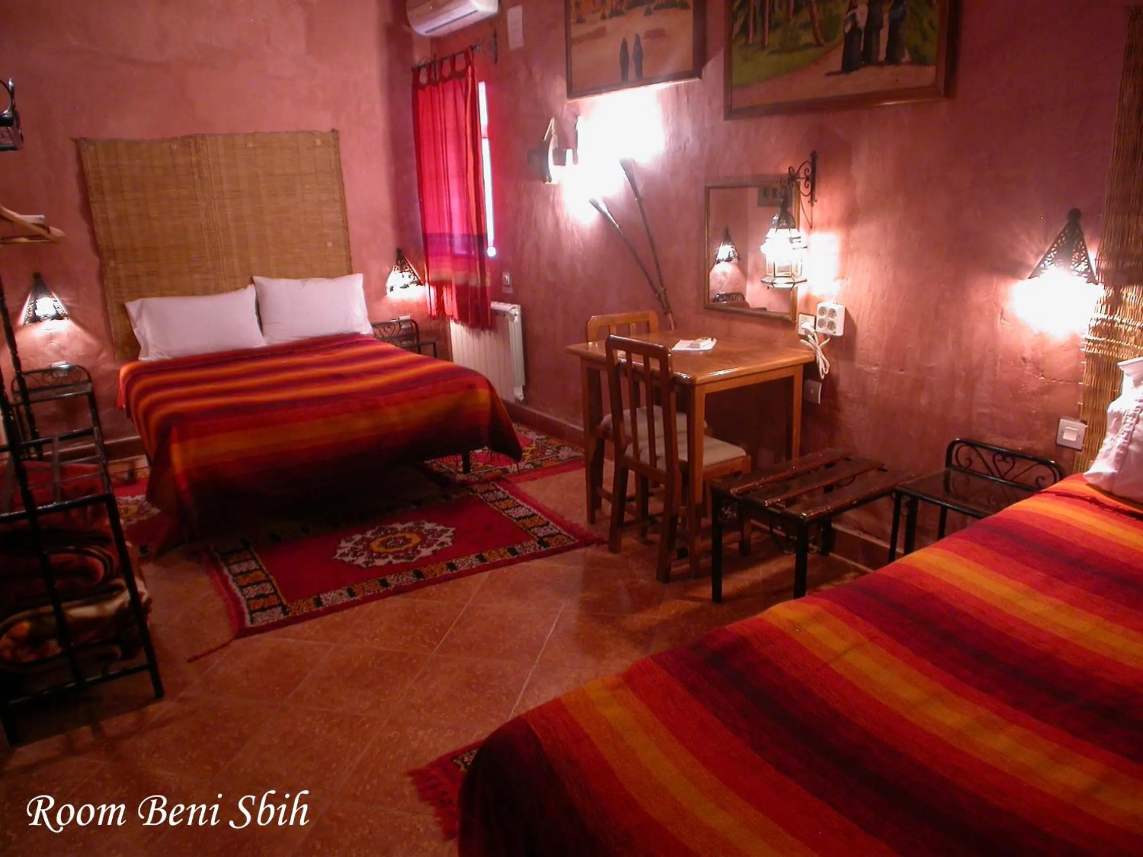 Photo of the whole room, Bed in Hotel Tomboctou