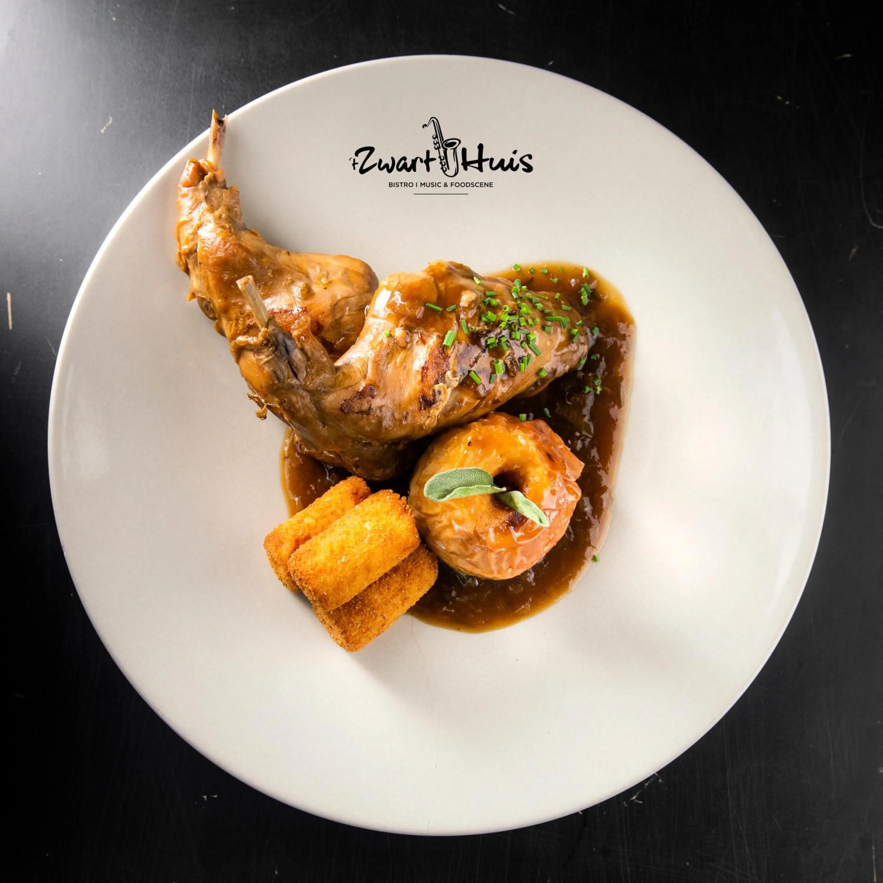 Restaurant/places to eat in Hotel Cavalier