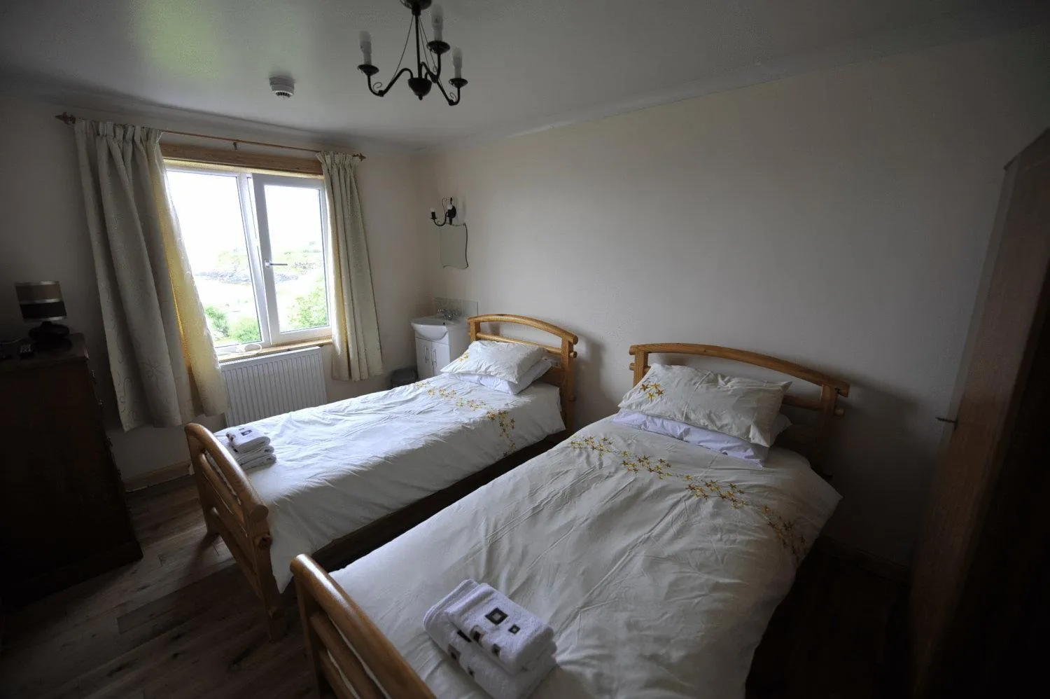 Bedroom, Bed in Sandwick Bay Guest House
