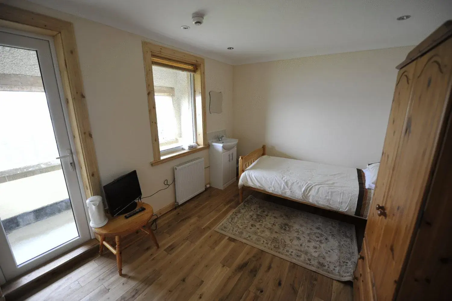 Single Room with Balcony in Sandwick Bay Guest House Single Room with Balcony in Sandwick Bay Guest House