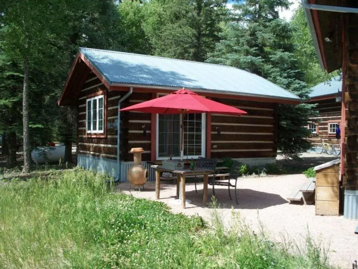 Guest Cabin - No Pets in Riverside Meadows Cabins Guest Cabin - No Pets in Riverside Meadows Cabins