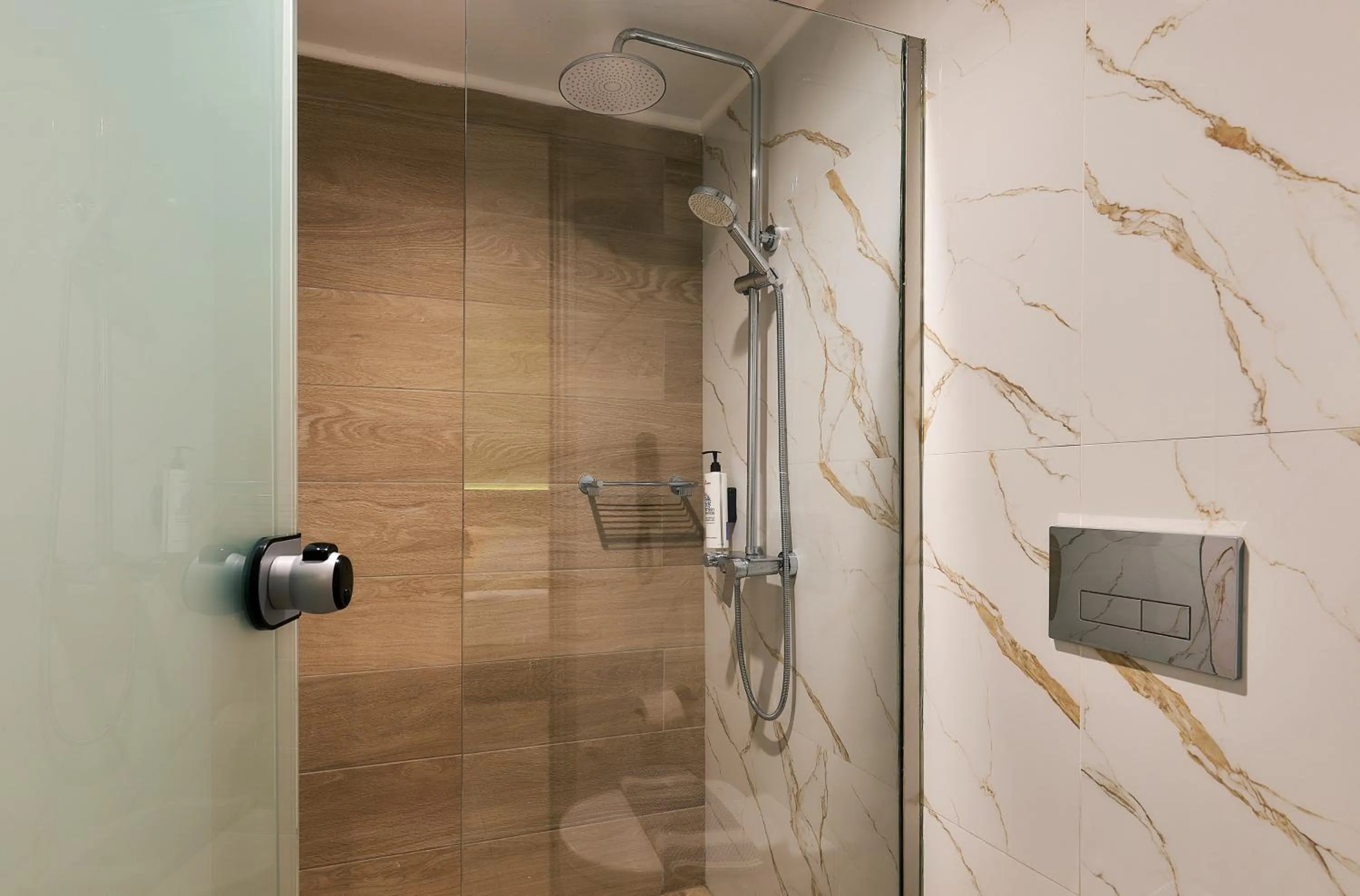 Shower in Dionisos Hotel