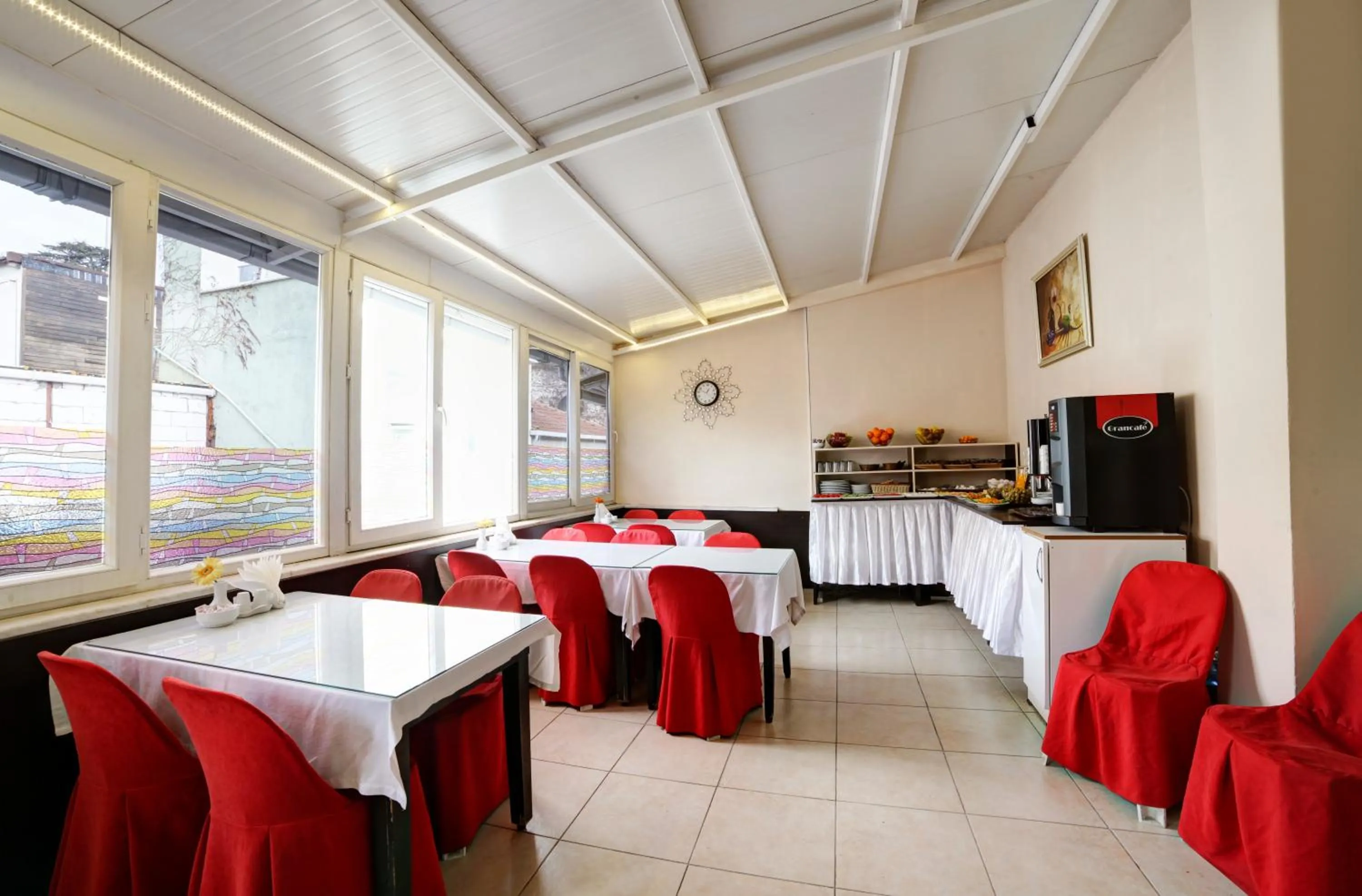 Restaurant/places to eat in Serenity Boutique Hotel Istanbul