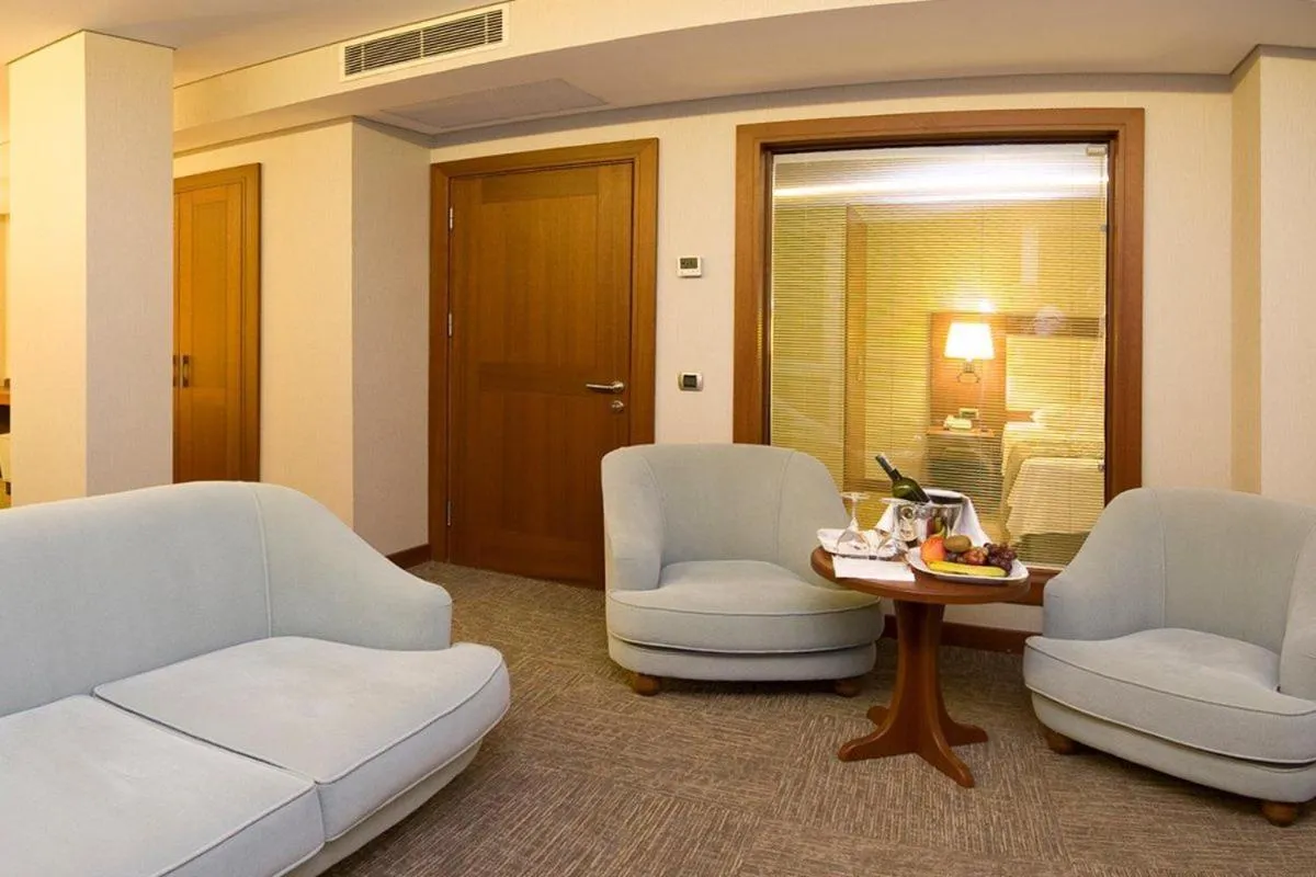 Living room in Innpera Hotel