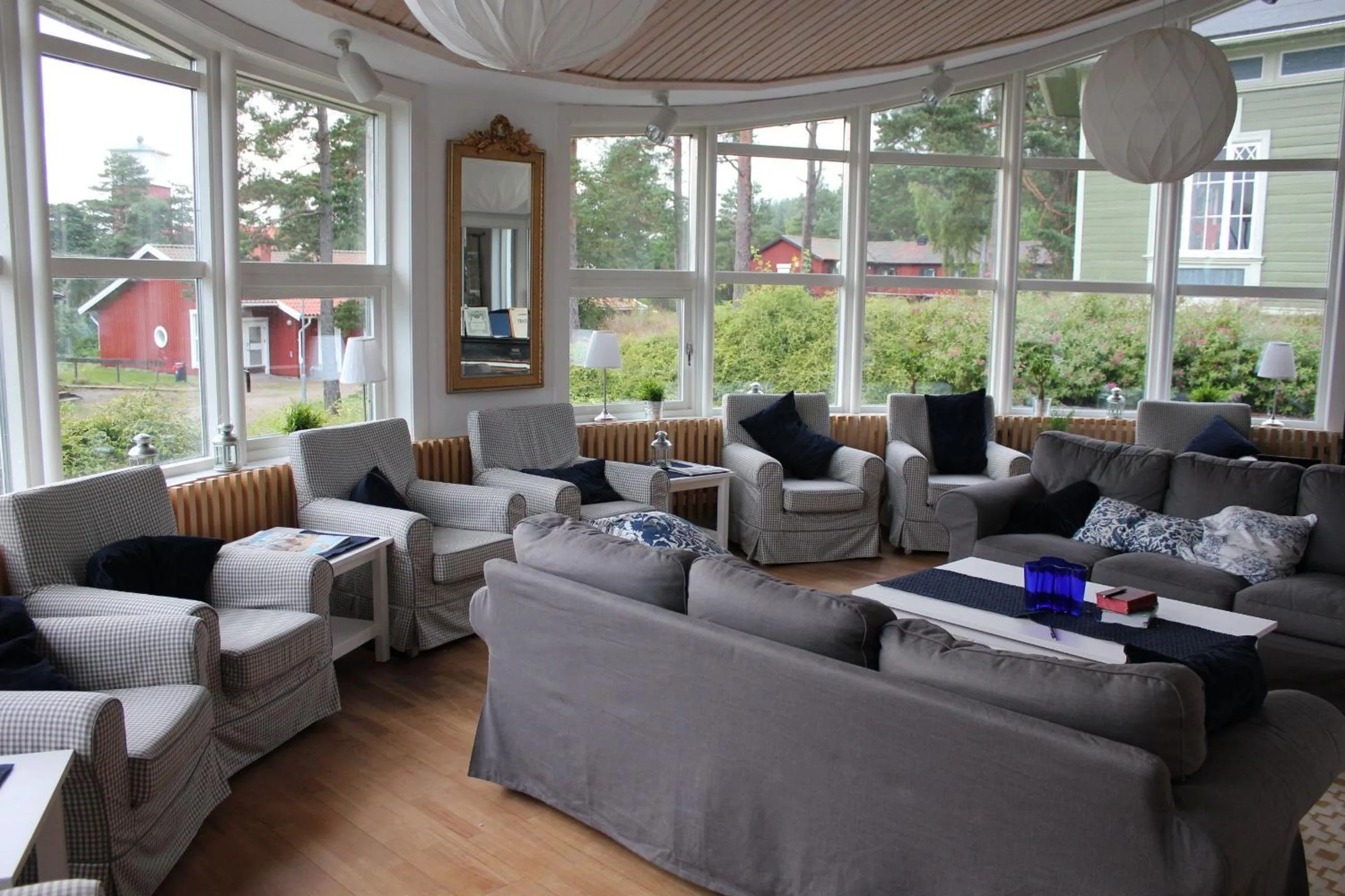 Communal lounge/ TV room in Åh Stifts- & Konferensgård