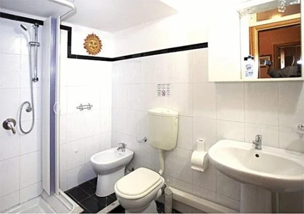 Bathroom in A Roma San Pietro Best Bed