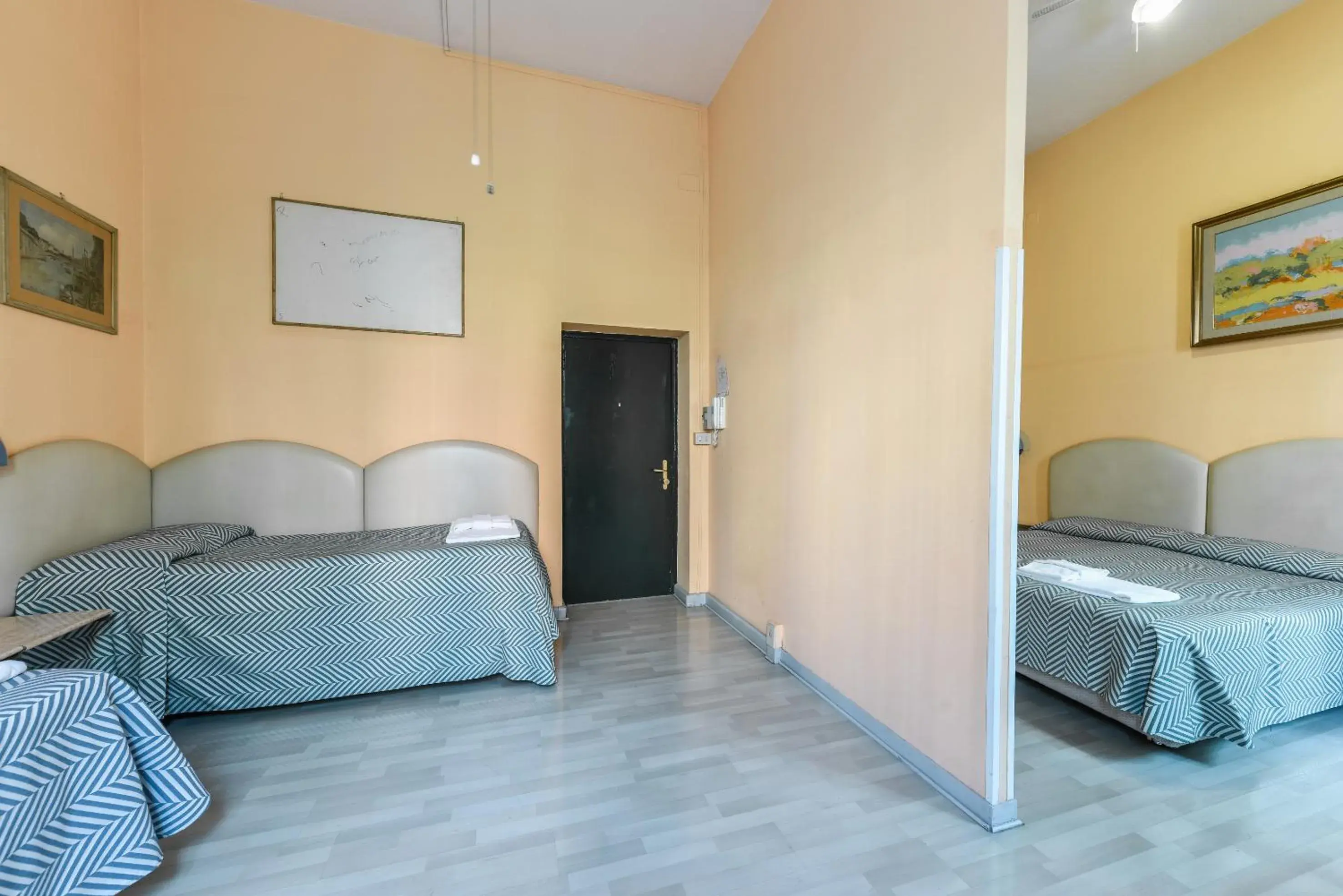 Triple Room in A Roma San Pietro Best Bed Triple Room in A Roma San Pietro Best Bed