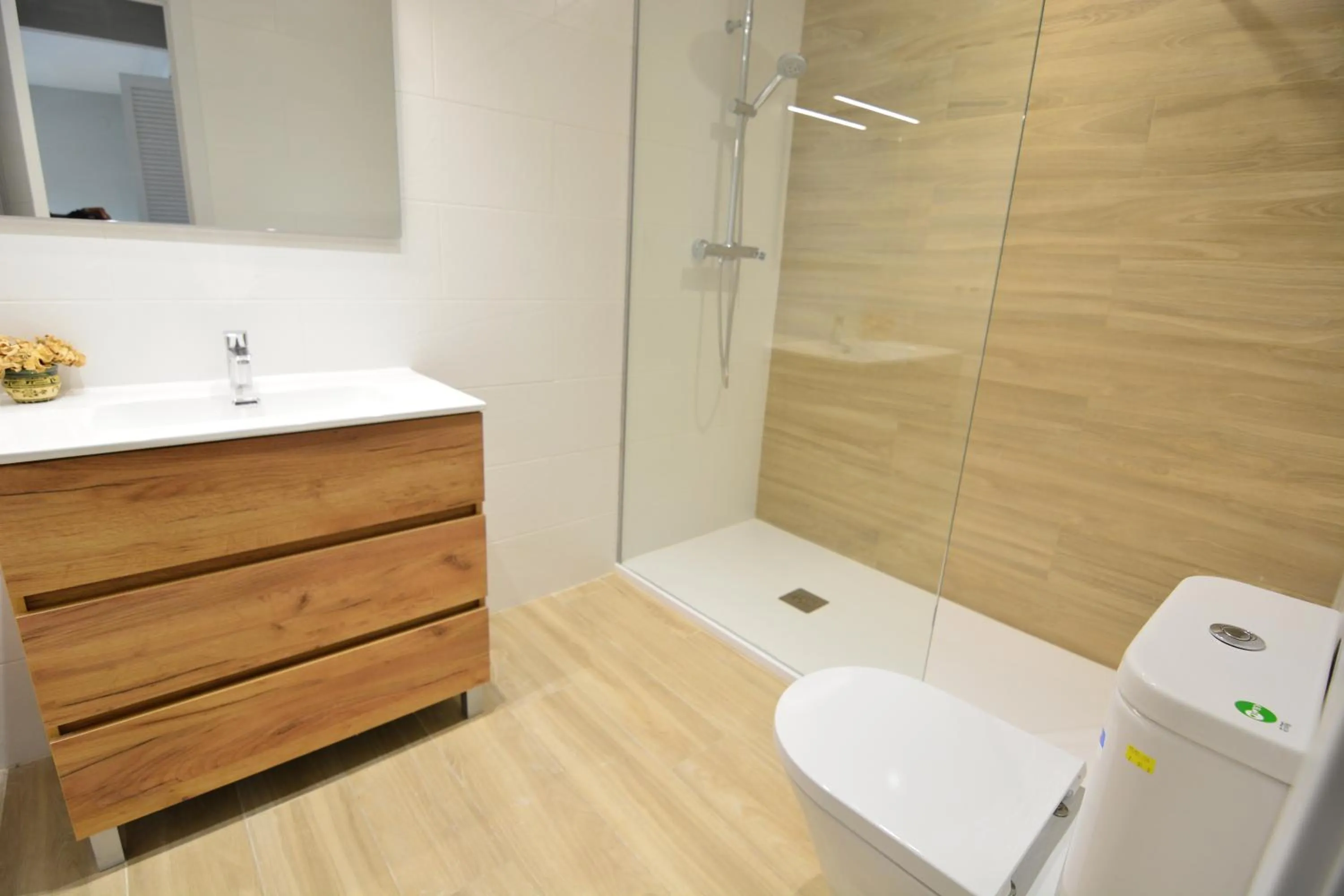 Shower in Saval Cala Font
