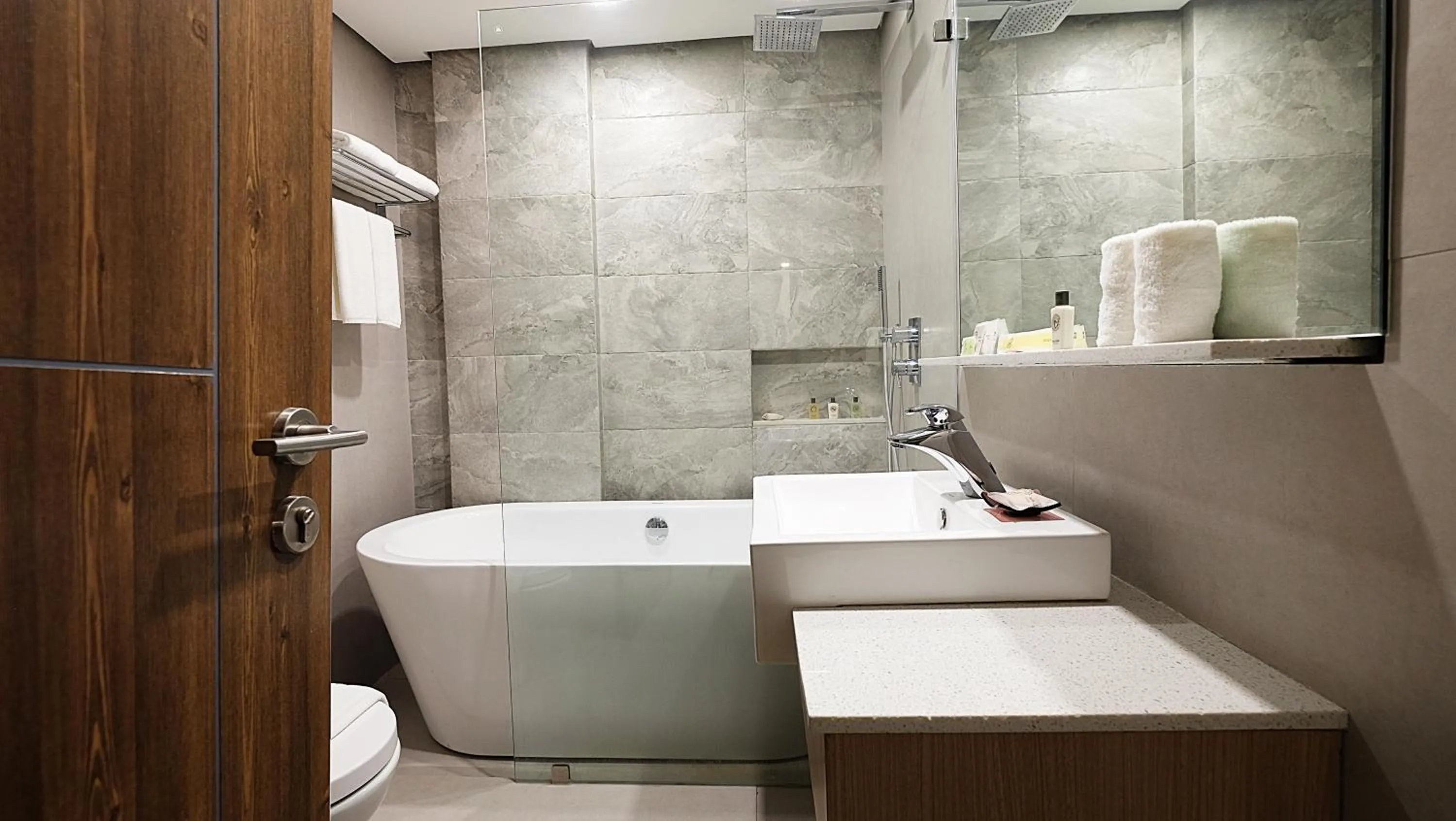 Bath in Altabriza Resort Boracay