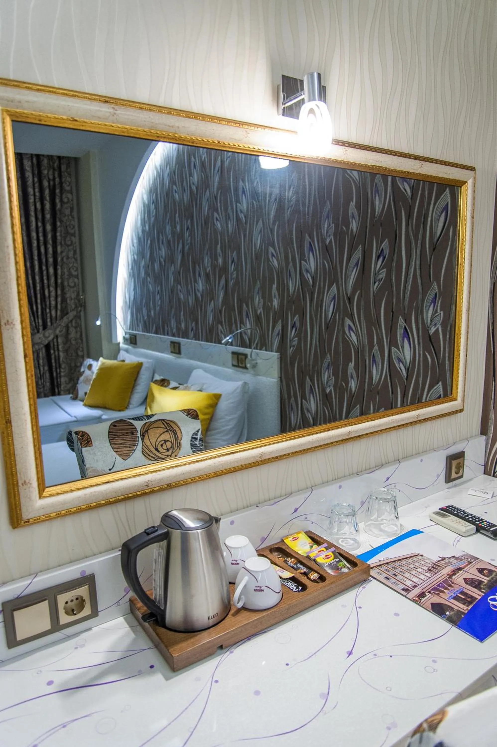 Coffee/tea facilities, Bed in Dündar Hotel