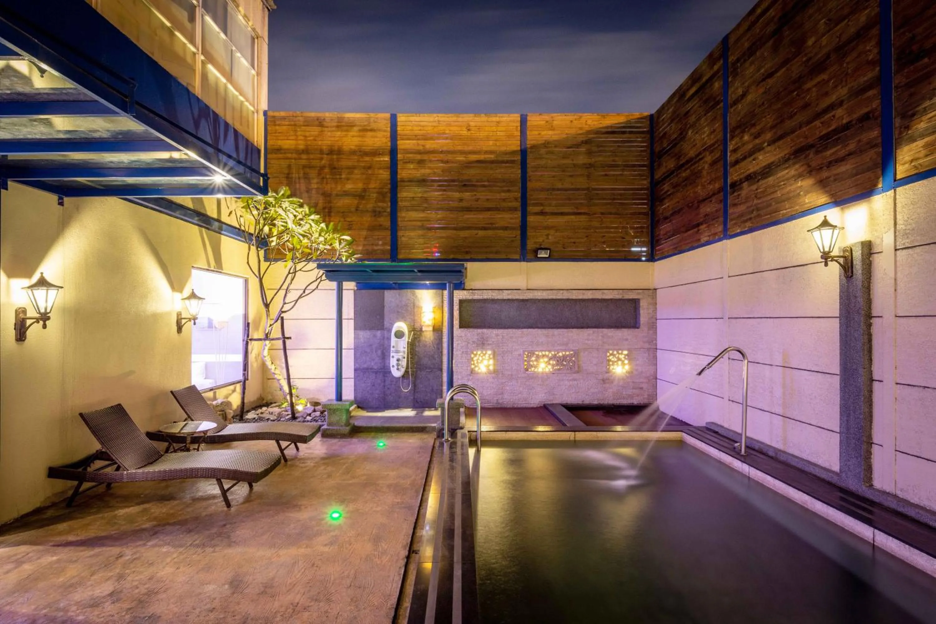 Patio in Vogue Boutique Motel