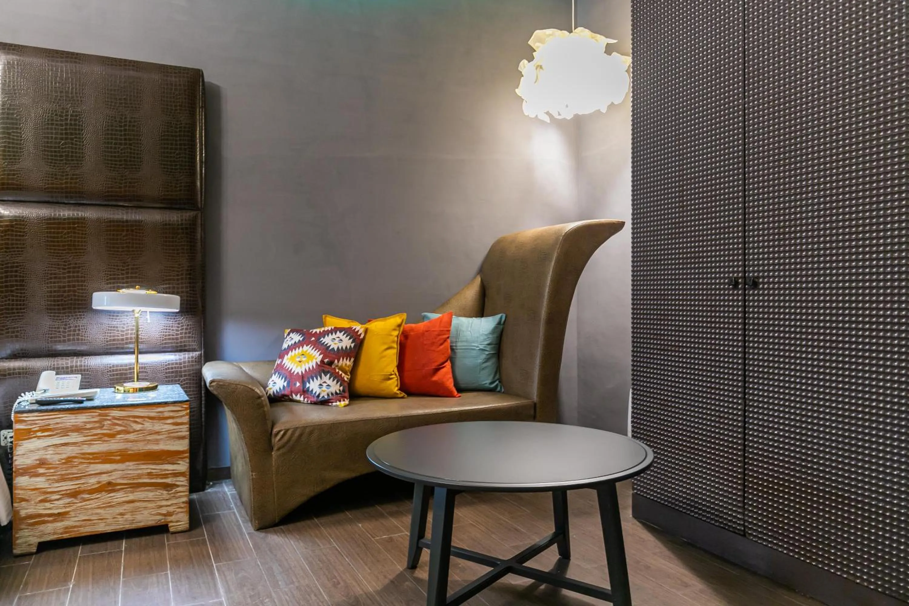 Seating area in Vogue Boutique Motel