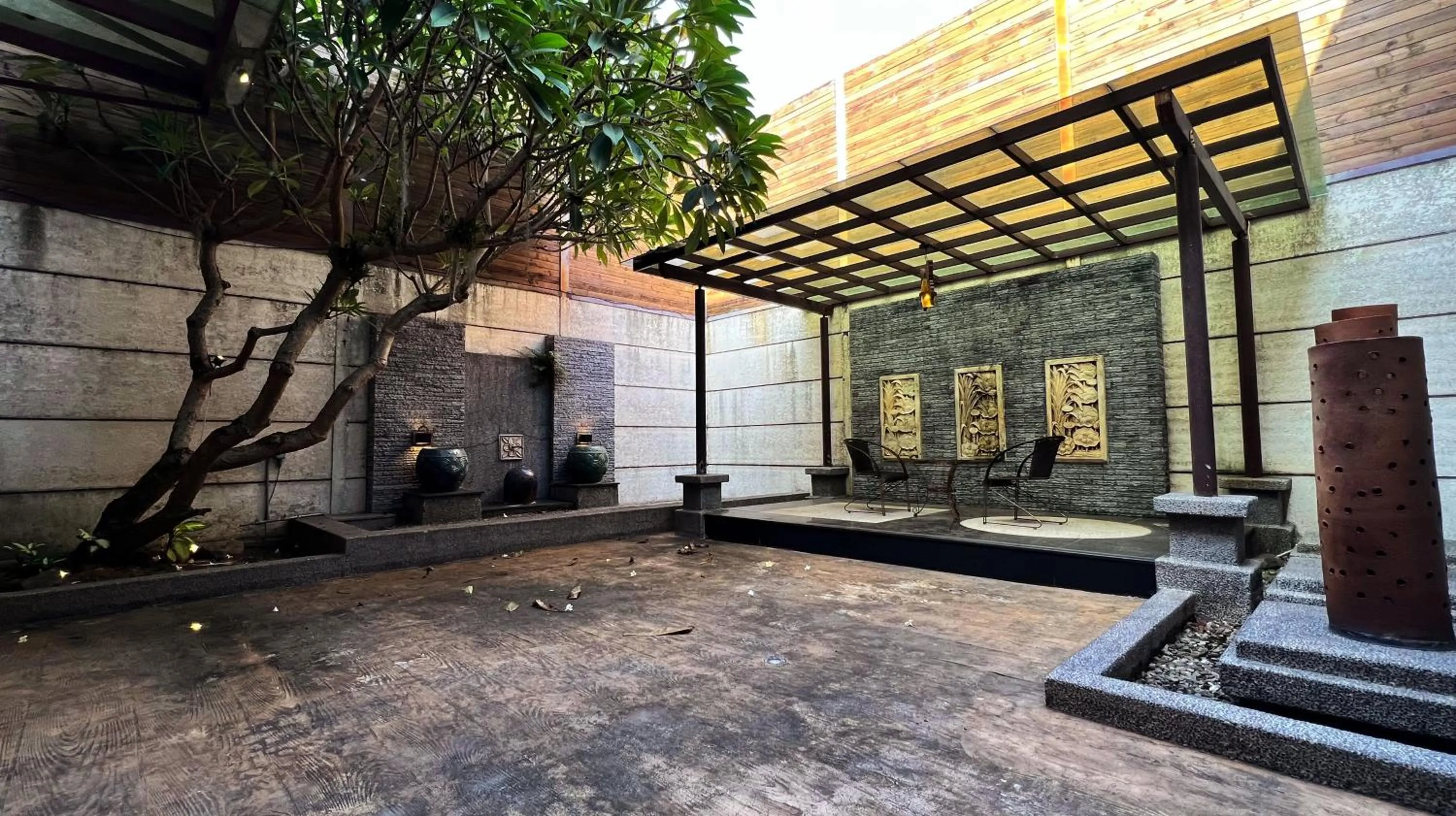 Property building in Vogue Boutique Motel