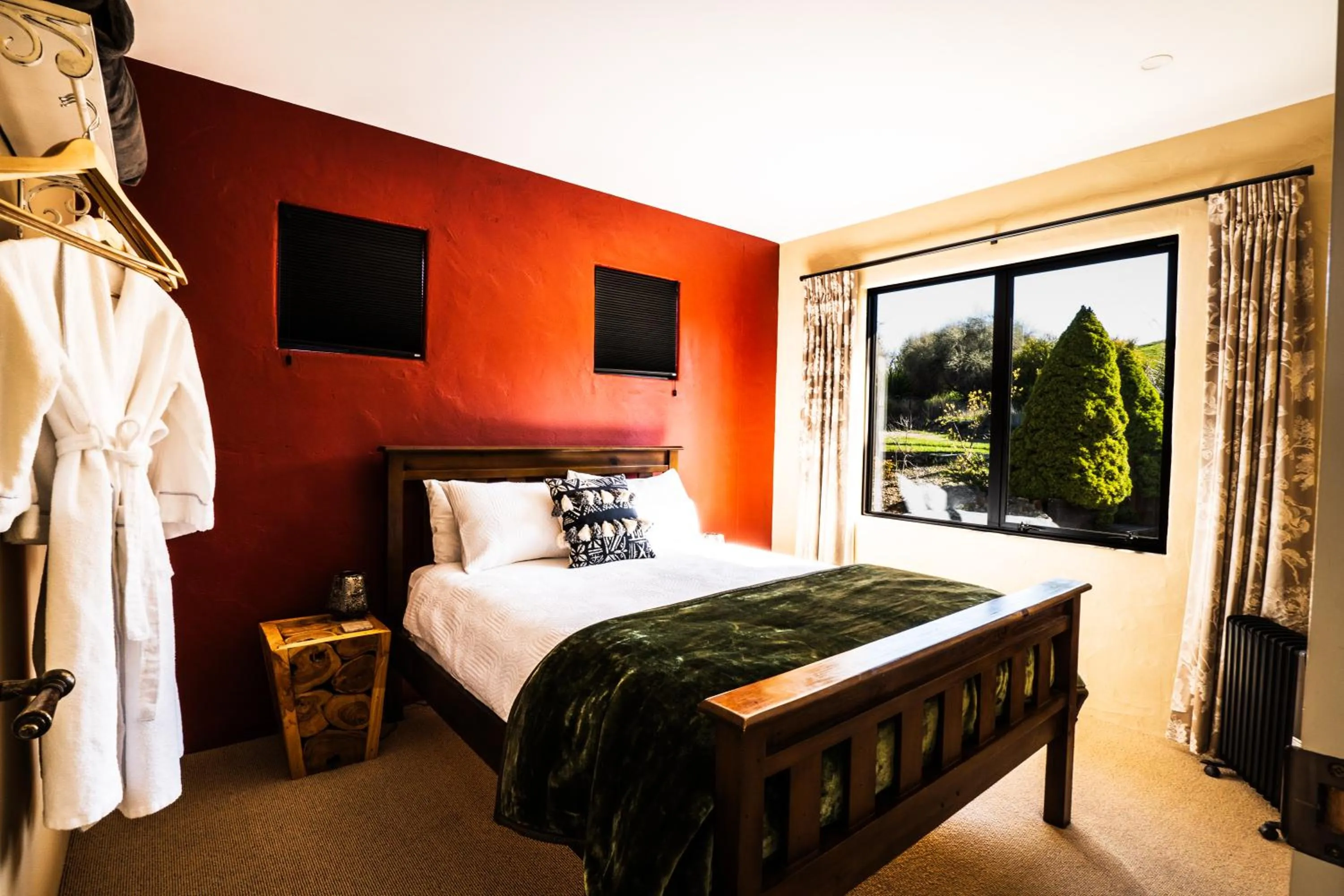 Bedroom, Bed in Bannockburn House