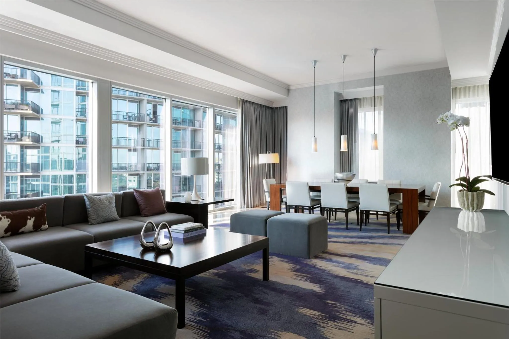 Photo of the whole room in Loews Atlanta Hotel