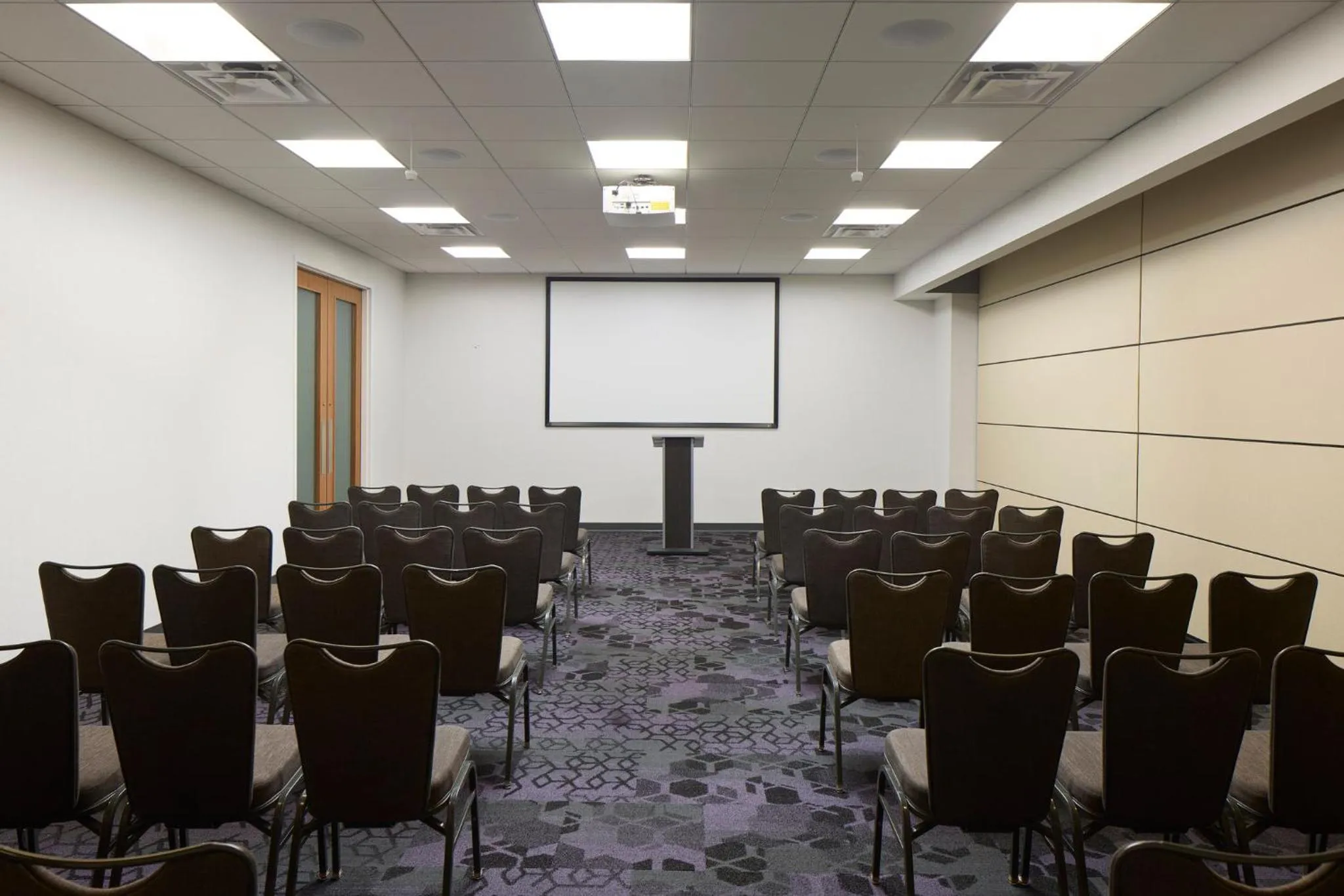 Meeting/conference room in Loews Atlanta Hotel