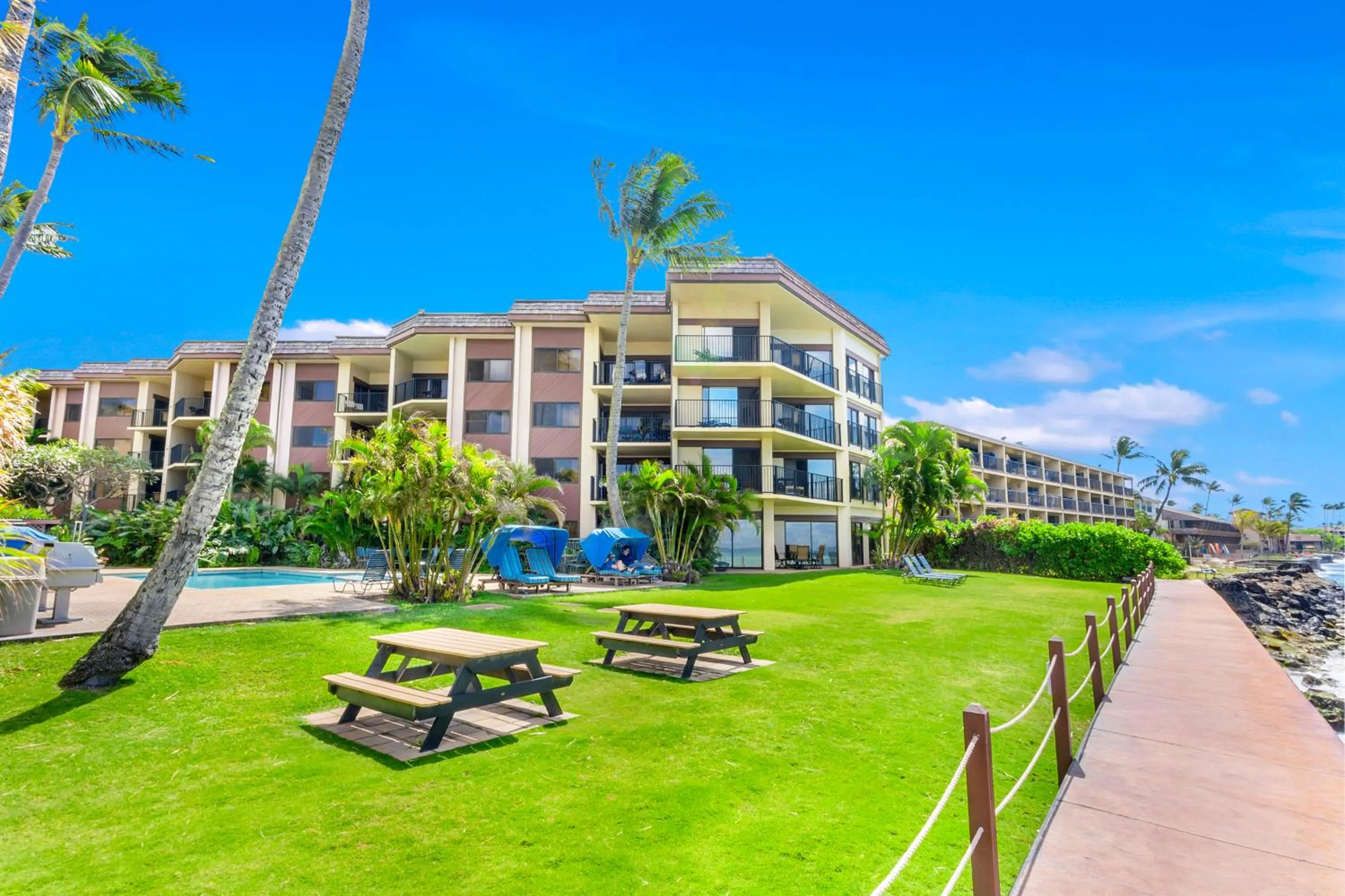 Seating area in Hono Koa Vacation Club