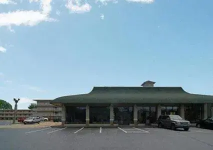 Facade/entrance in Ambassadors Inn & Suites Facade/entrance in Ambassadors Inn & Suites