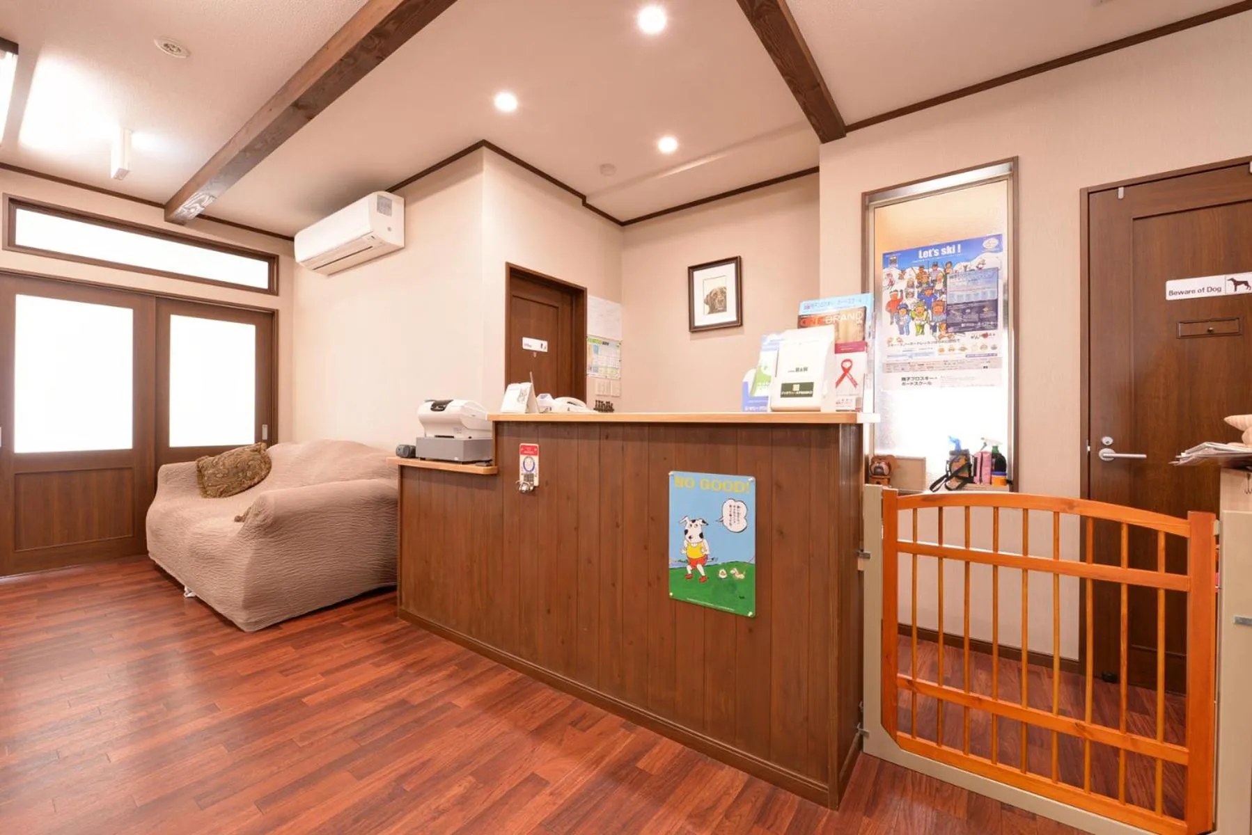 Communal lounge/ TV room in Lodge B&W