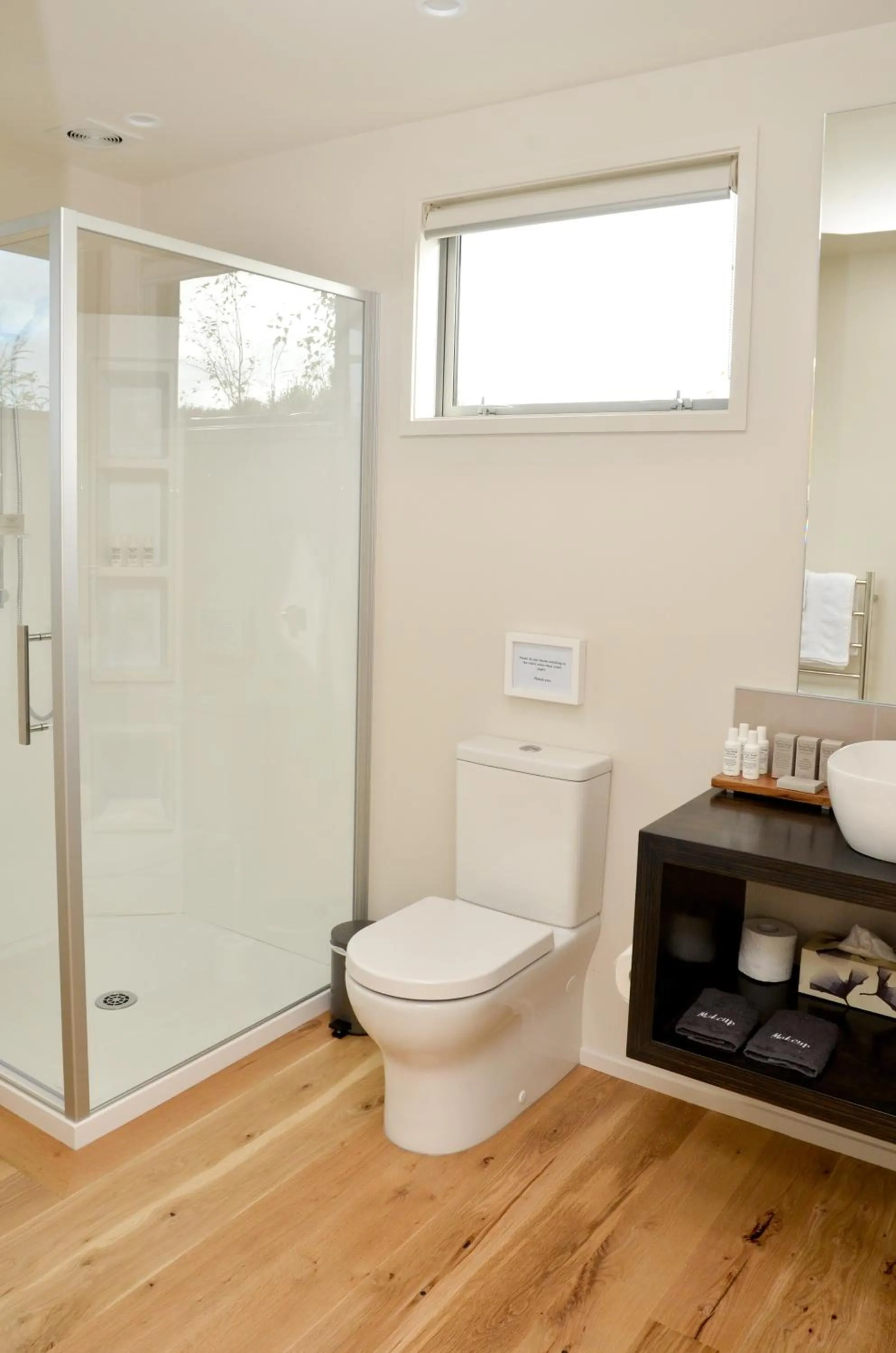 Bathroom in Aviator