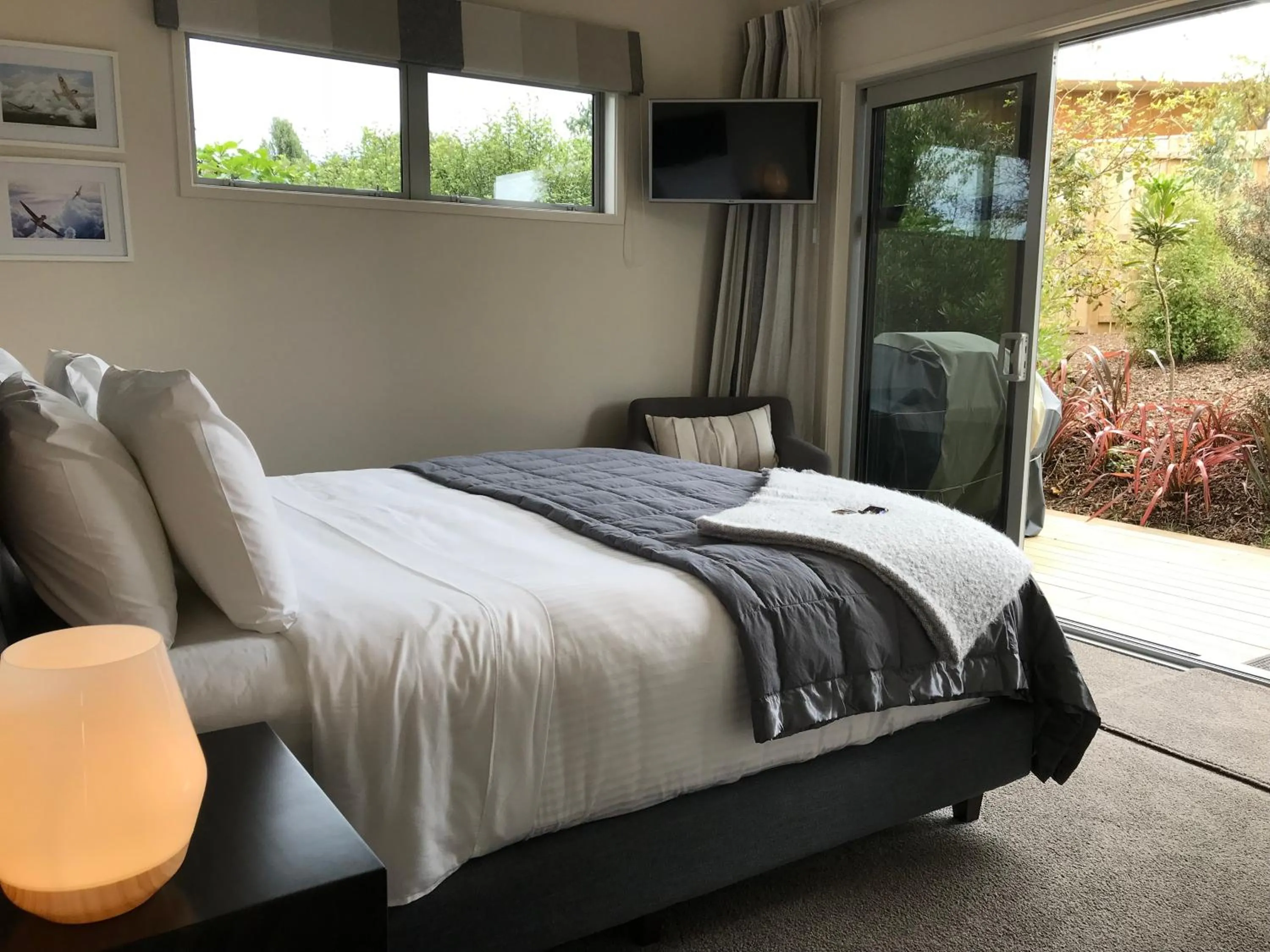 Bed in Aviator