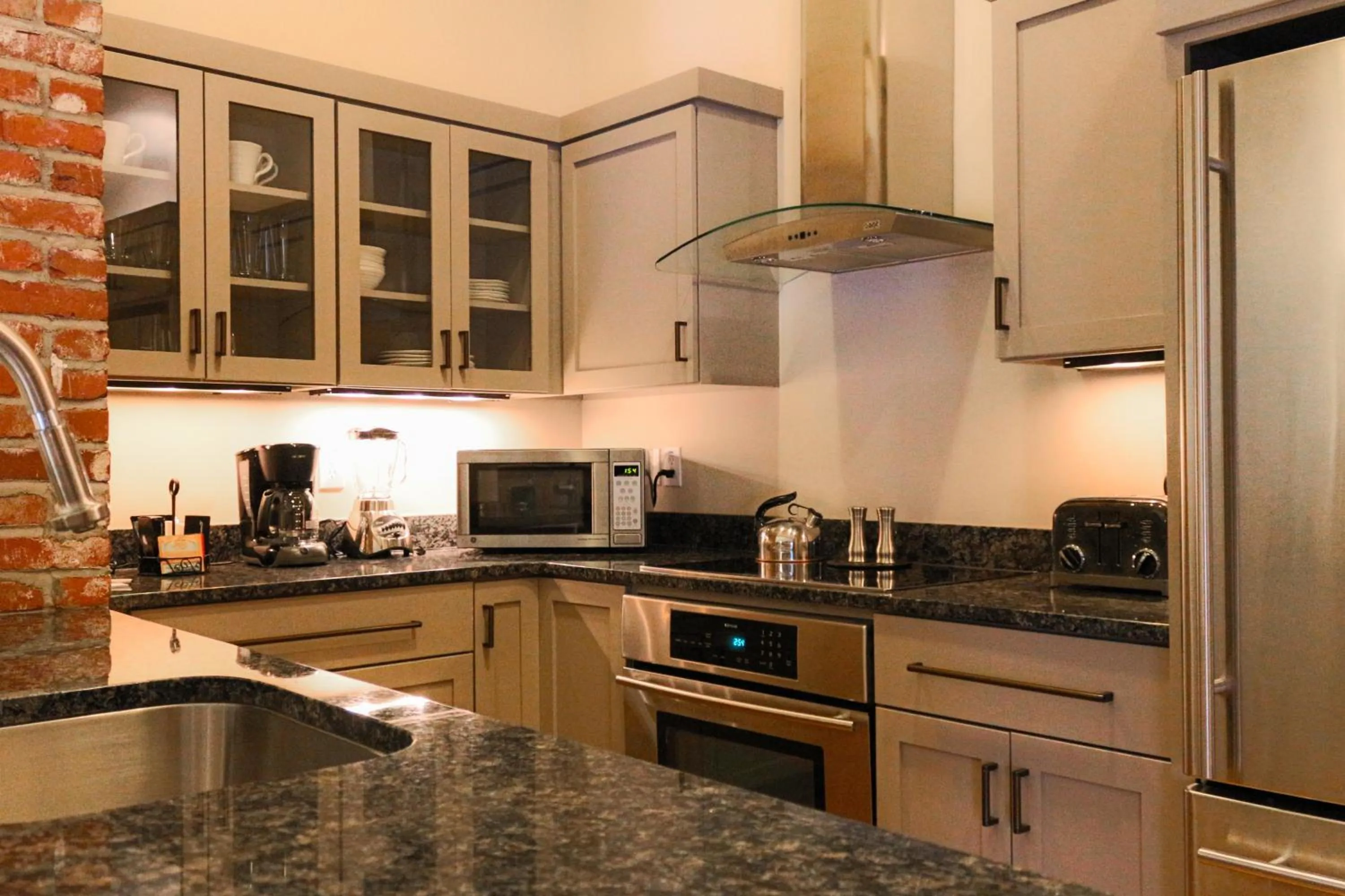 Kitchen or kitchenette in The Restoration Hotel