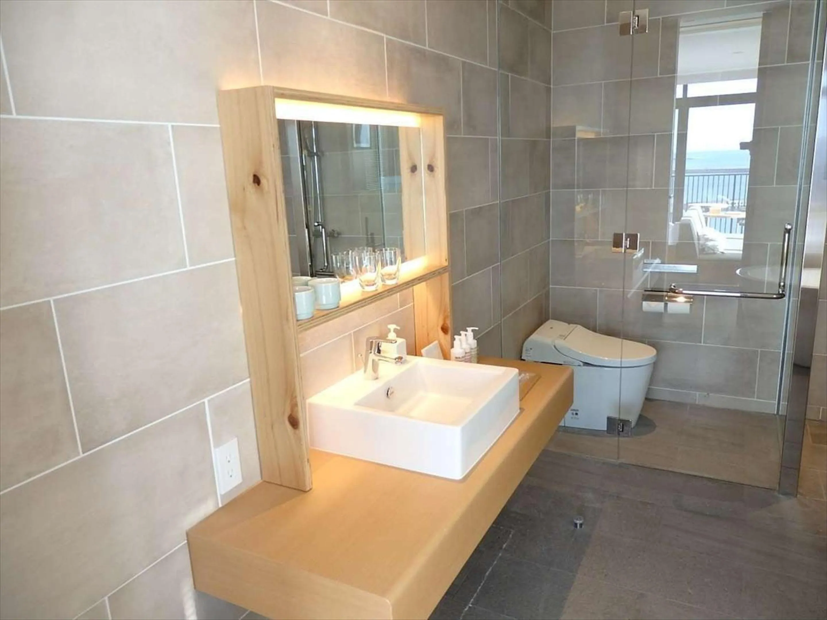 Toilet in Hotel Locus