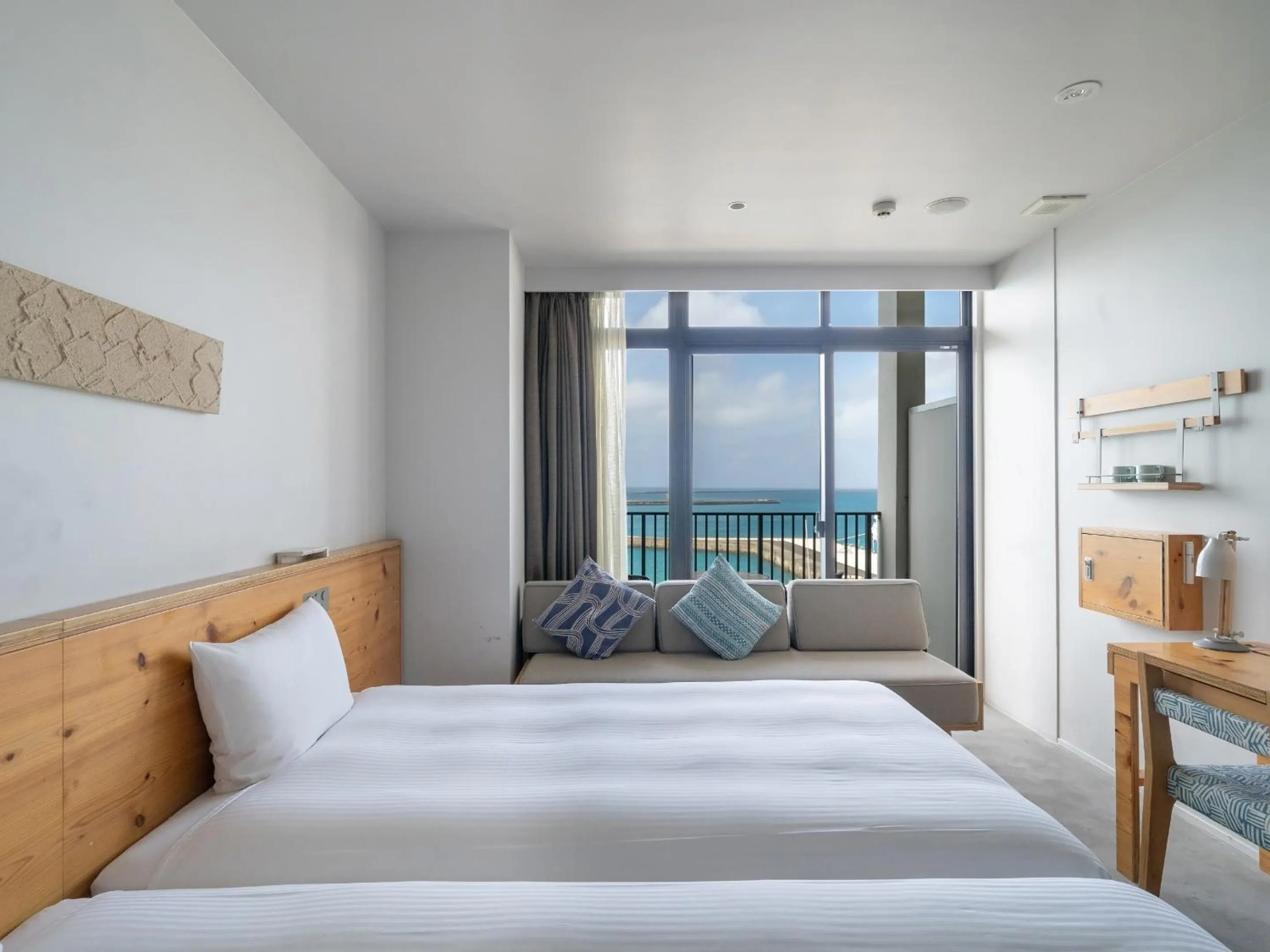 View (from property/room), Bed in Hotel Locus