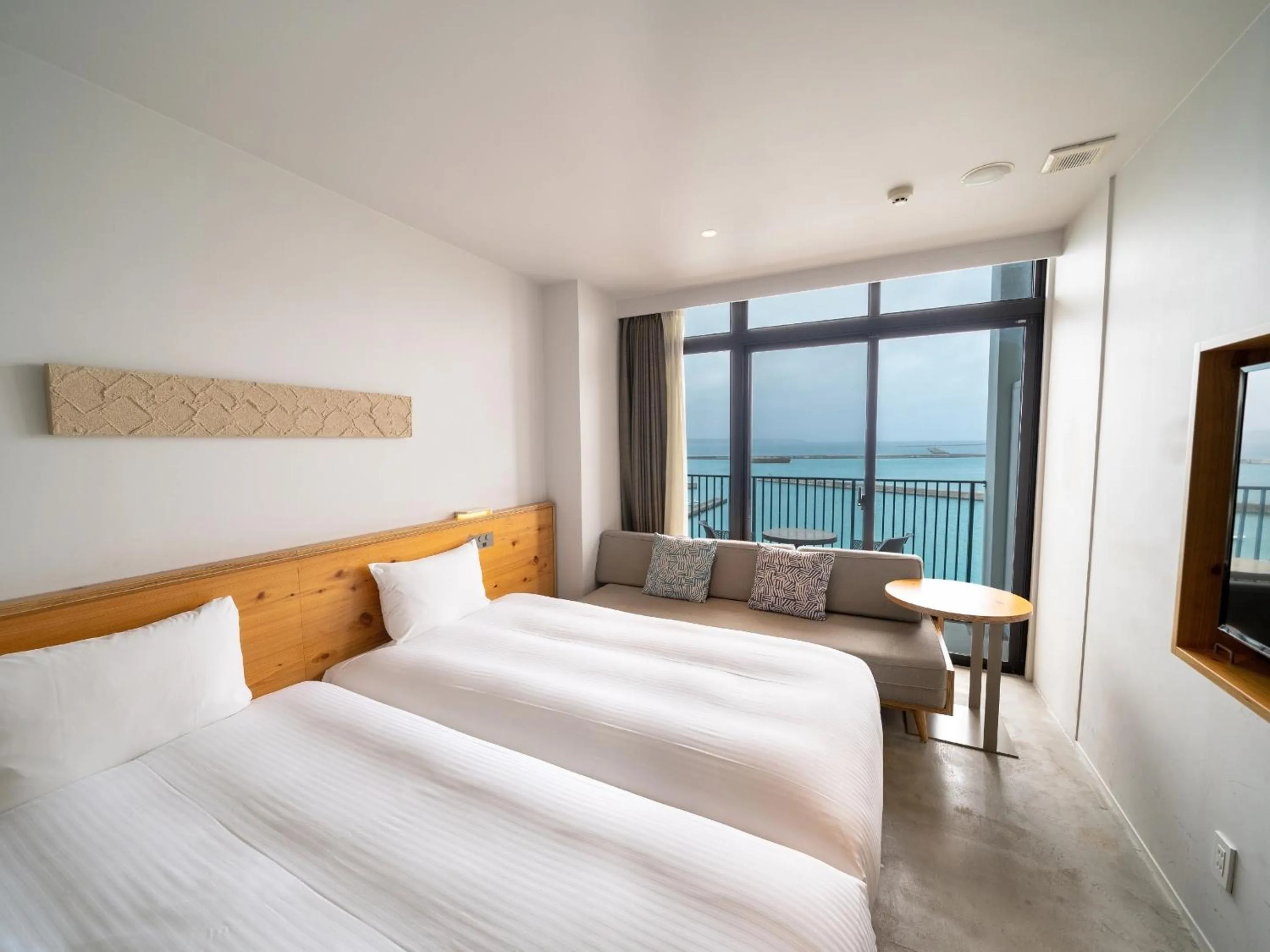 View (from property/room), Bed in Hotel Locus