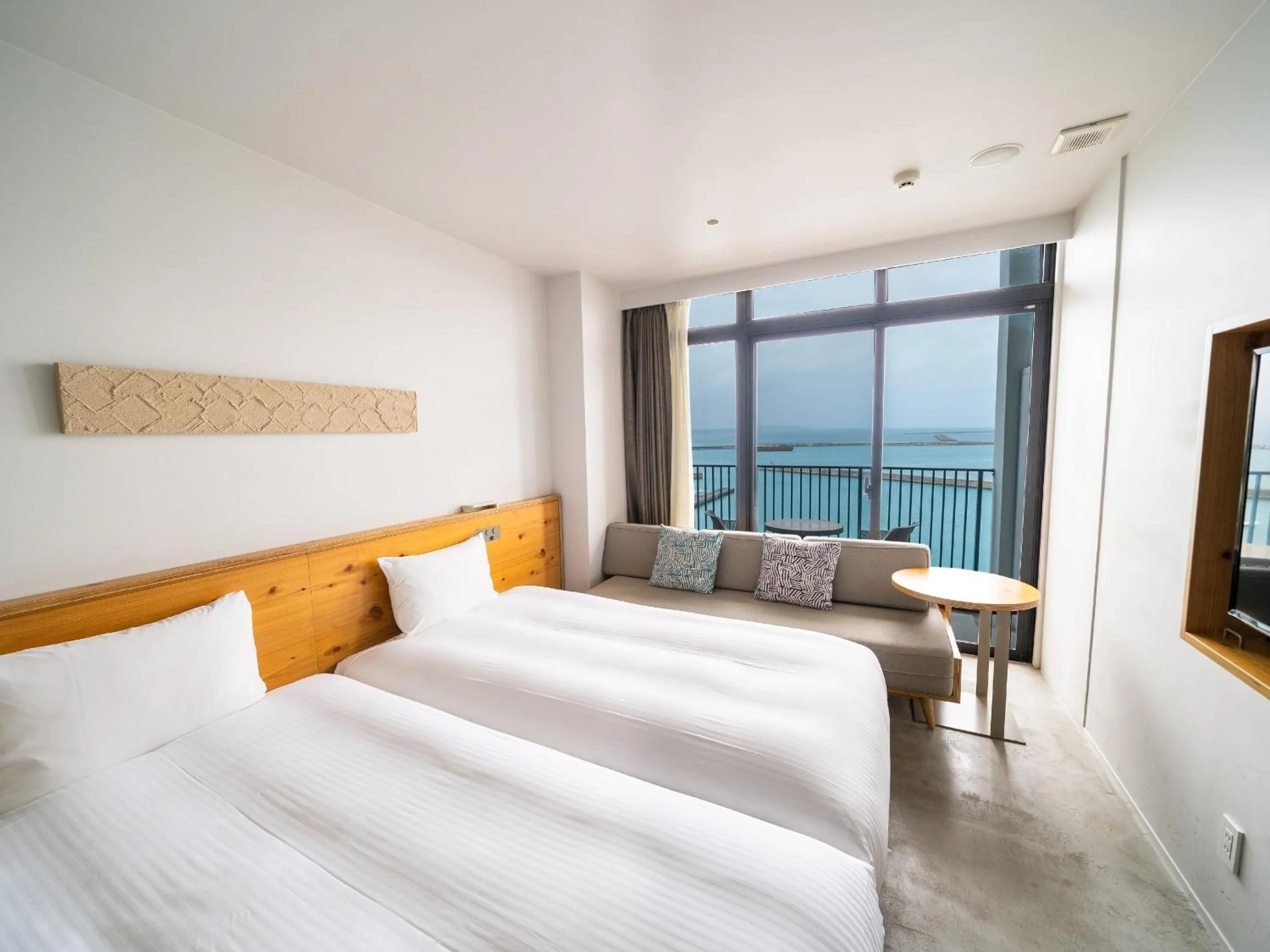 View (from property/room), Bed in Hotel Locus