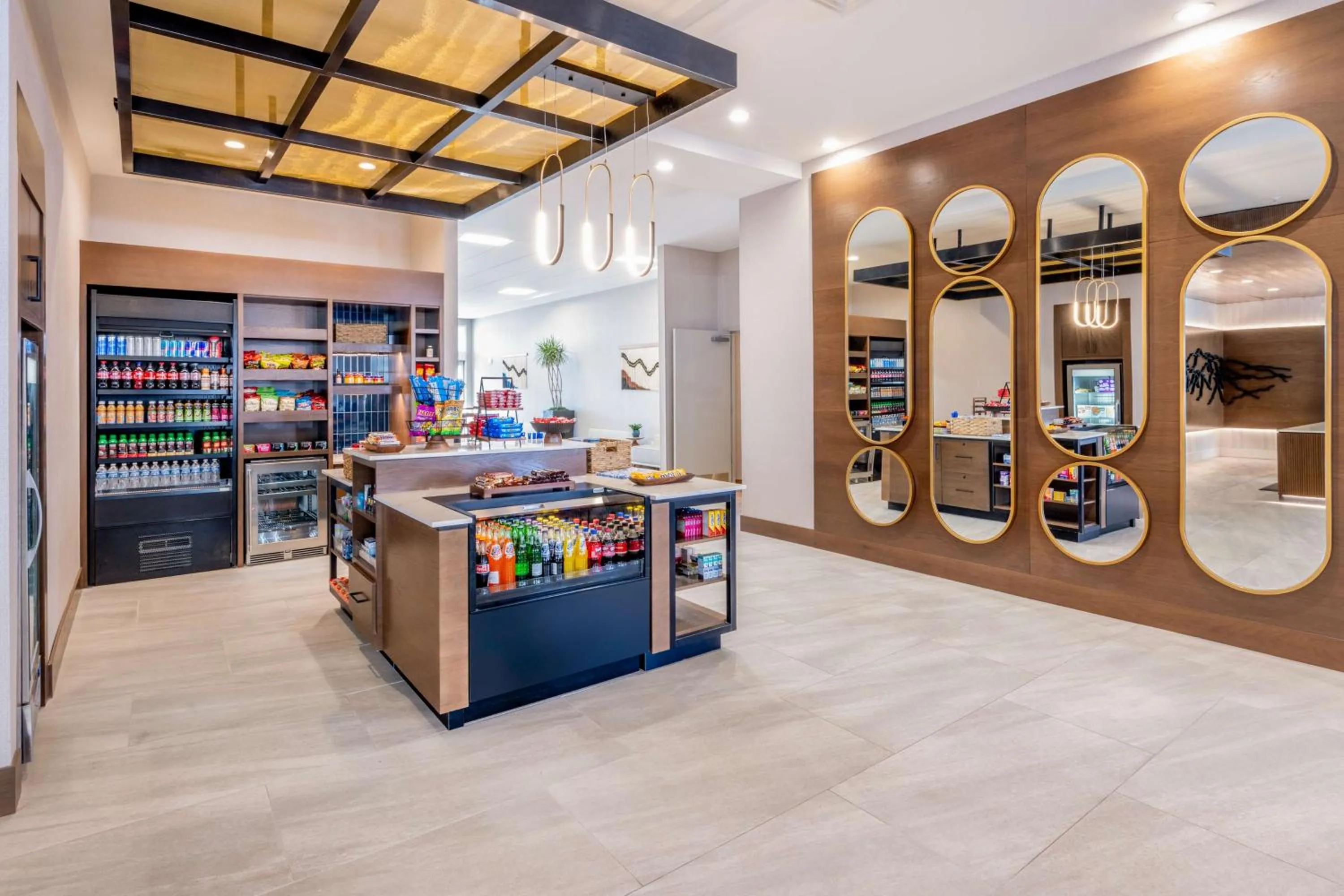 Restaurant/places to eat in Hilton Garden Inn Albuquerque Uptown