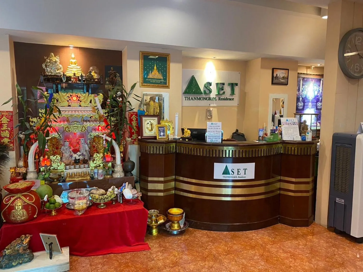 Lobby or reception in S.E.T Thanmongkol Residence