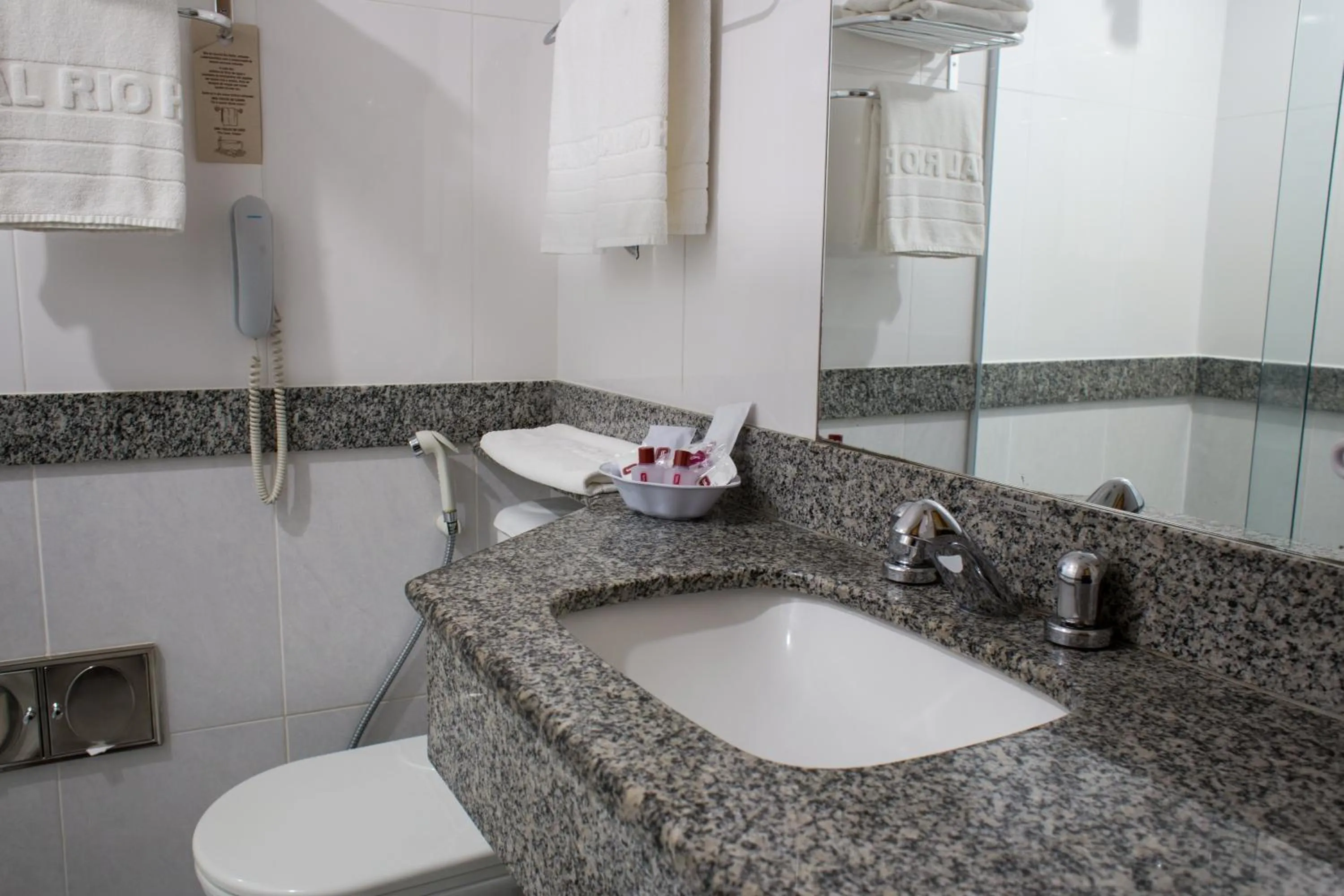 Bathroom in Scorial Rio Hotel