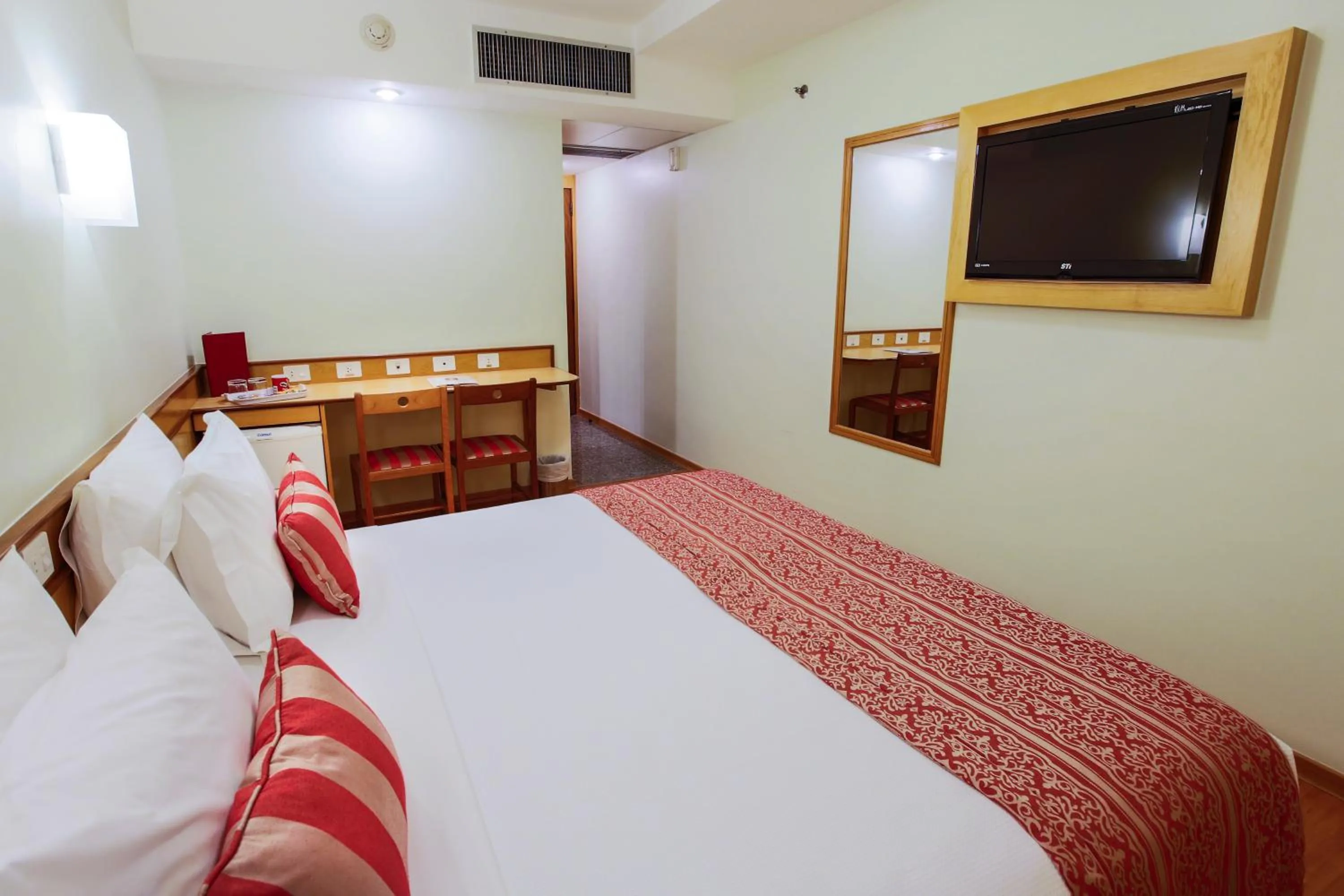 Bedroom, Bed in Scorial Rio Hotel