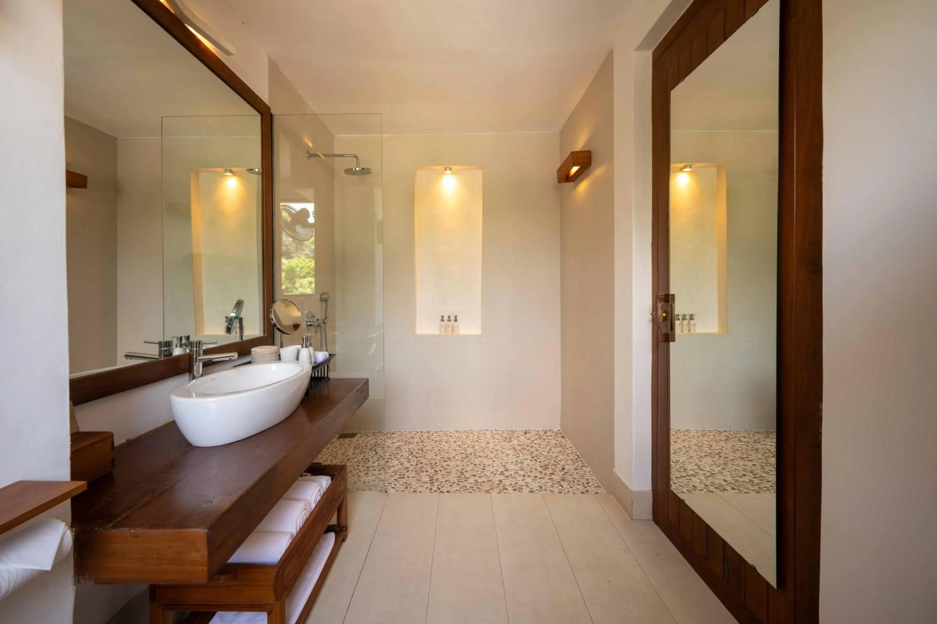 Bathroom in Kumu Beach