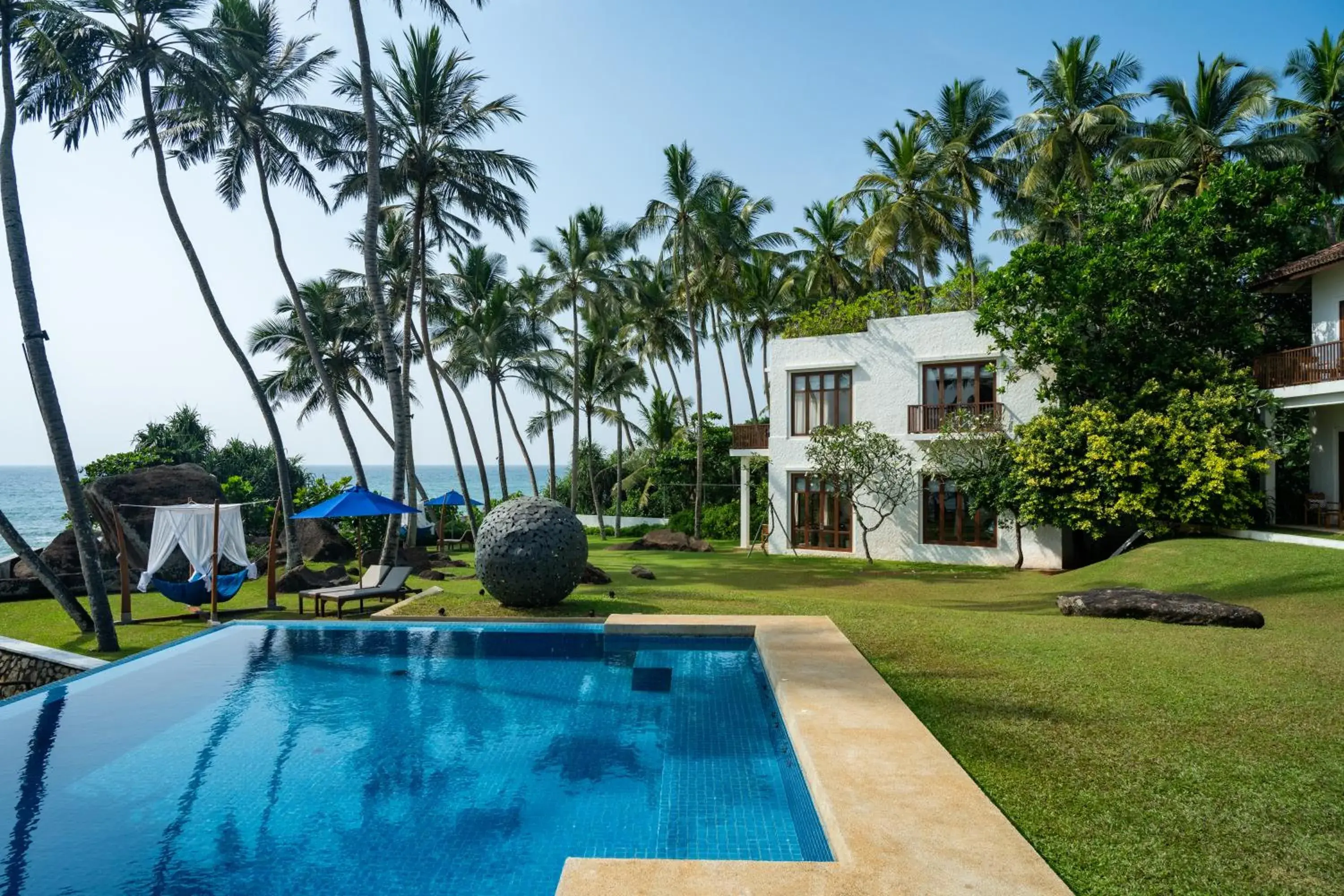 Property building in Kumu Beach Property building in Kumu Beach