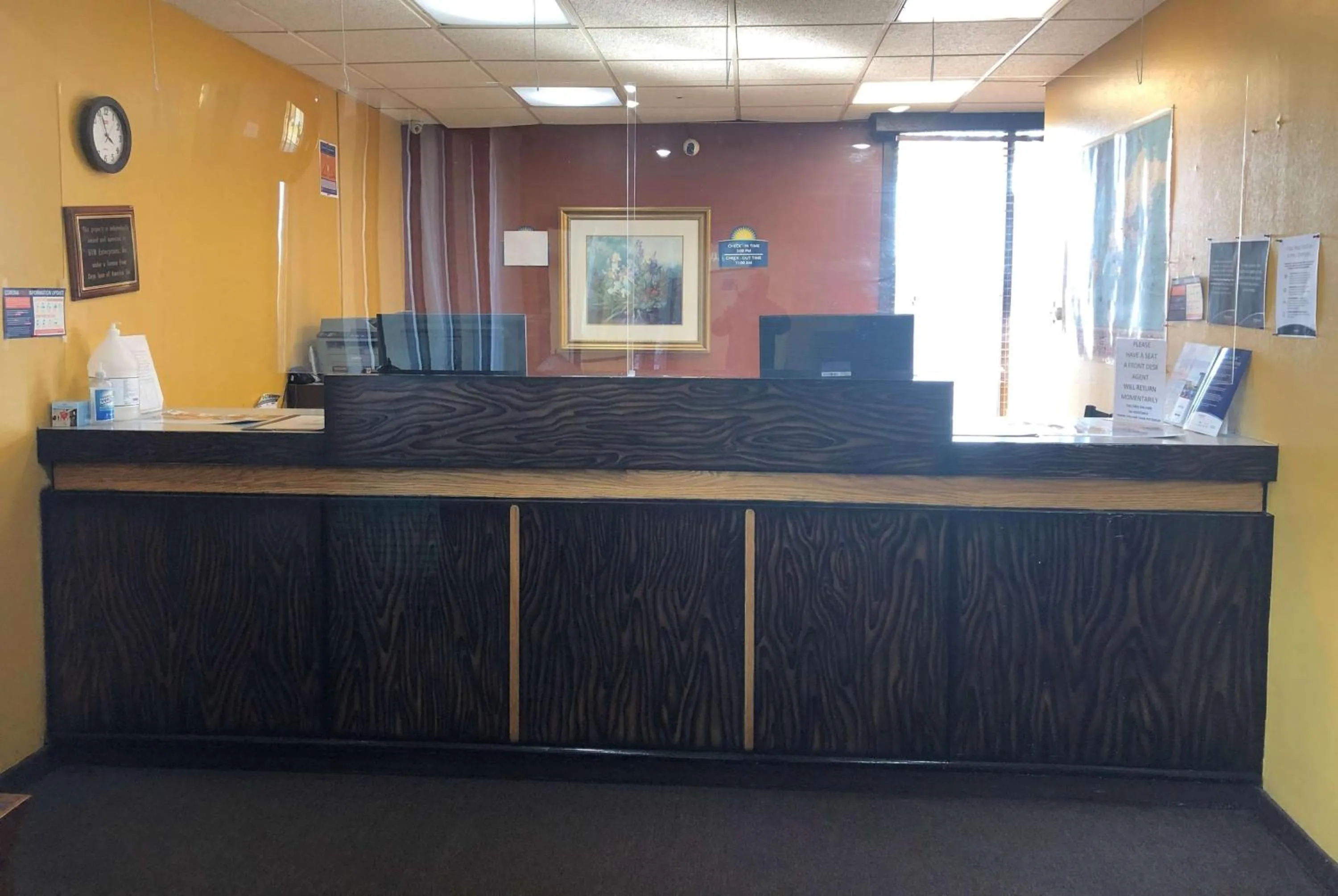 Lobby or reception in Days Inn by Wyndham Henrietta/Rochester Area