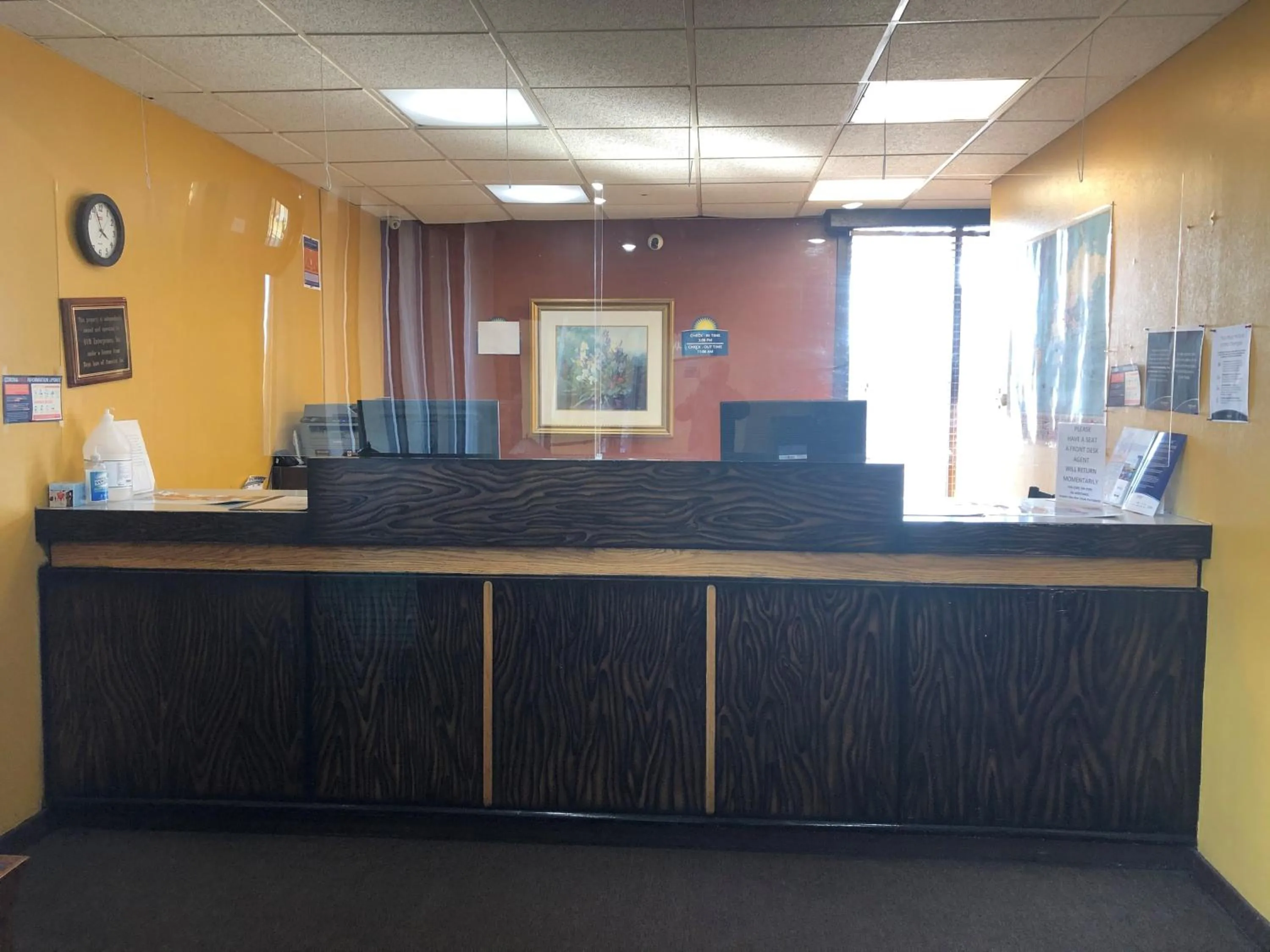 Lobby or reception in Days Inn by Wyndham Henrietta/Rochester Area