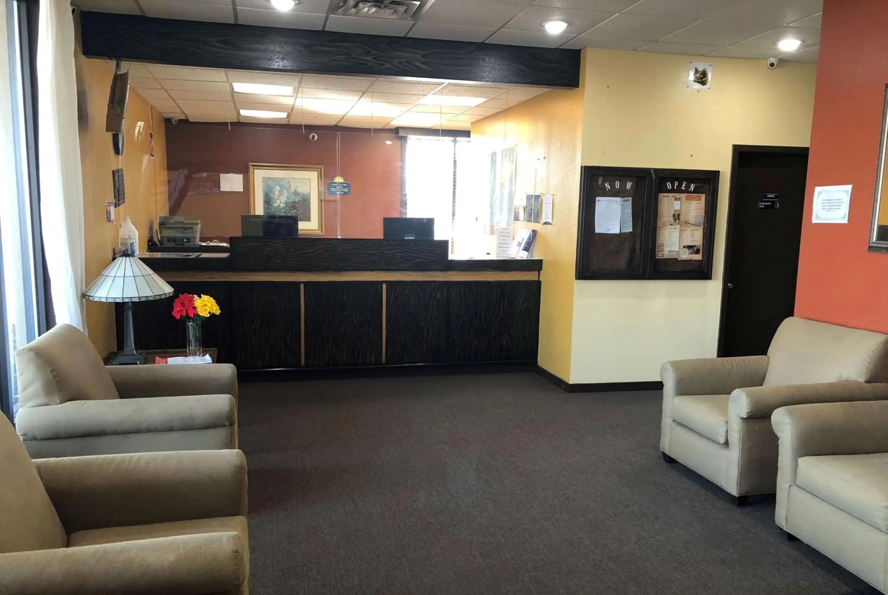 Lobby or reception in Days Inn by Wyndham Henrietta/Rochester Area