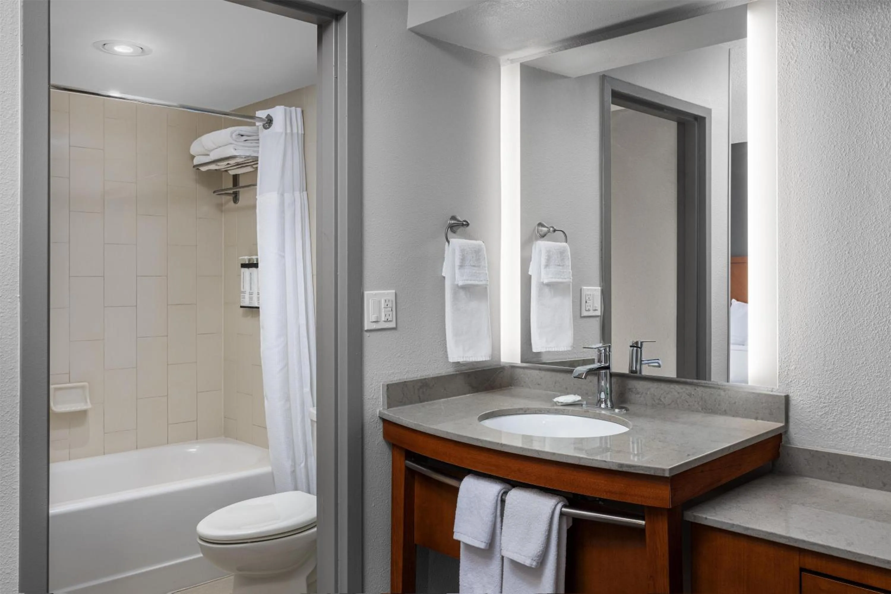 Bathroom in Hyatt Place Charlotte Airport/Lake Pointe