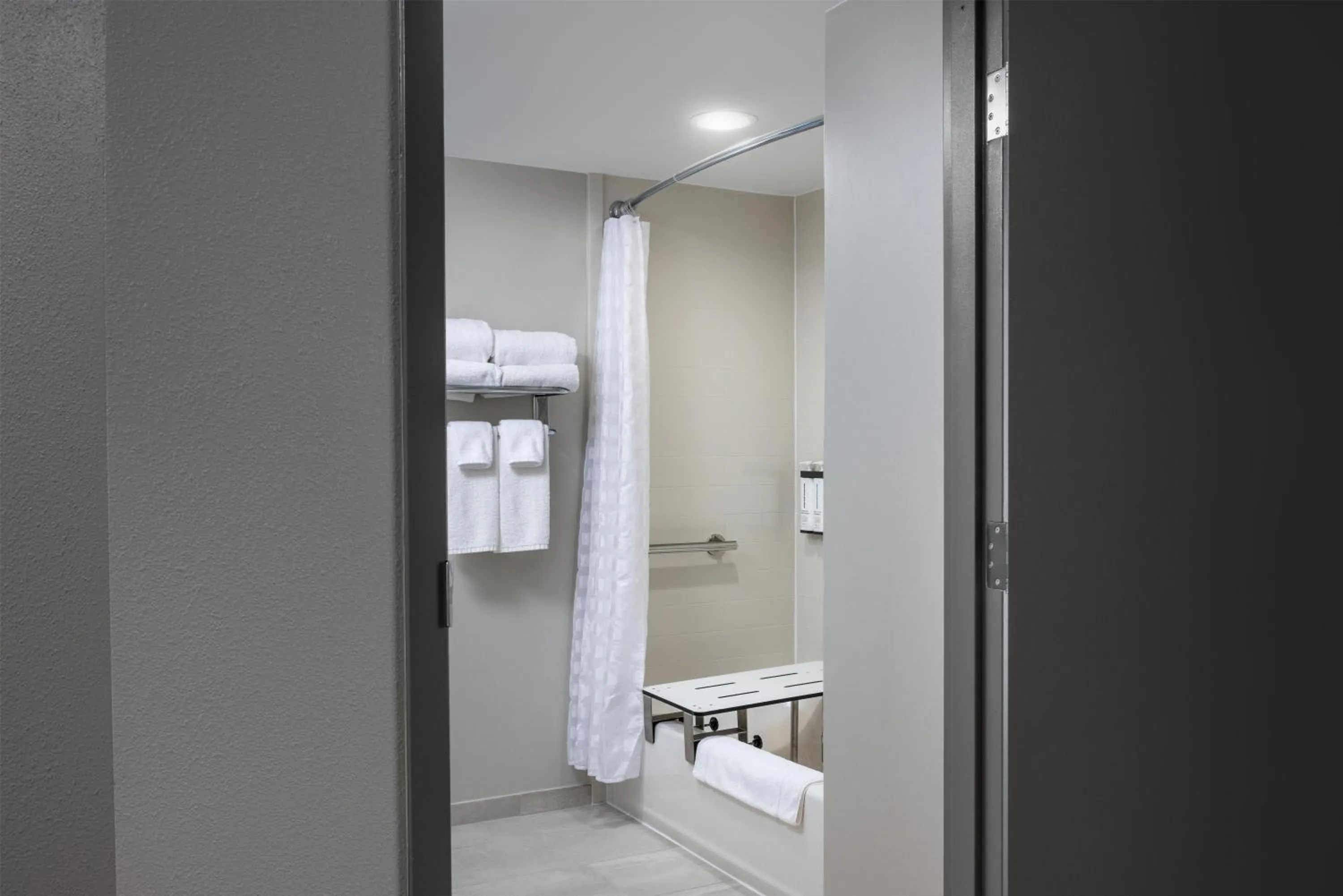 Bathroom in Hyatt Place Charlotte Airport/Lake Pointe