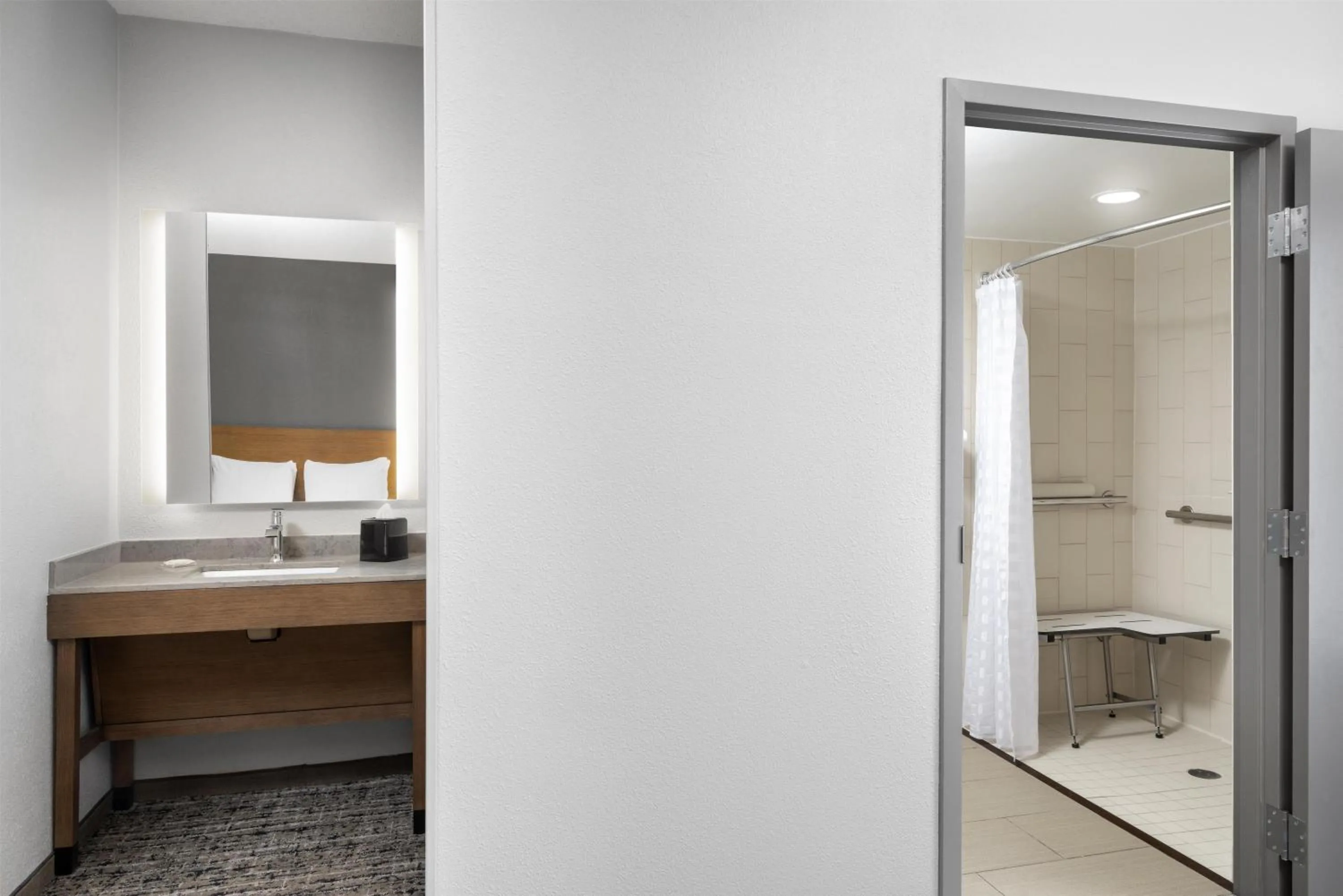Bathroom in Hyatt Place Charlotte Airport/Lake Pointe