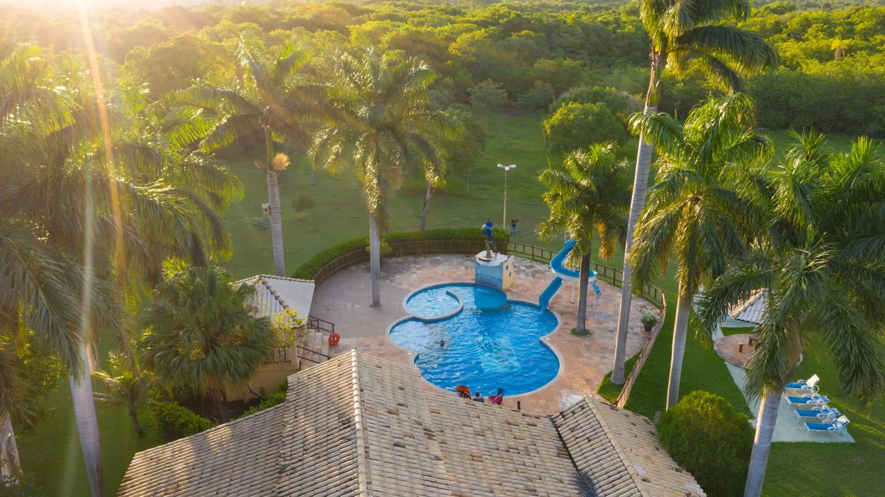 Swimming pool in Hotel Pousada Arauna