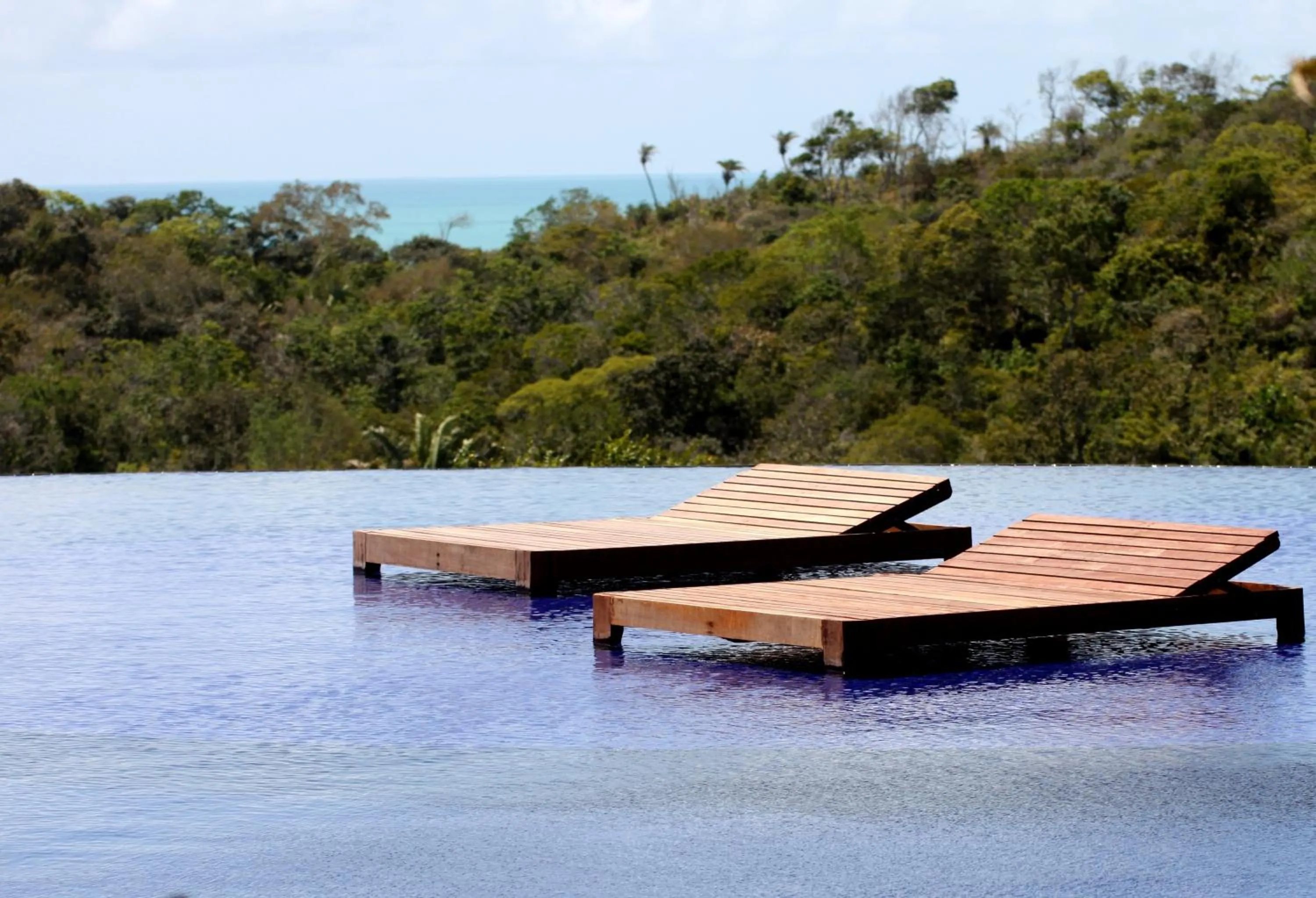 Swimming pool in Villas Supreme Hotel