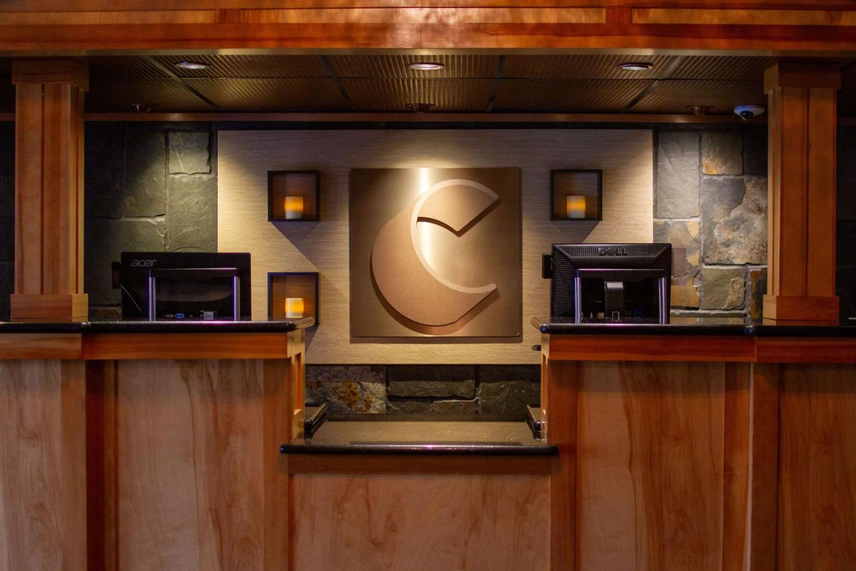 Lobby or reception in Comfort Inn & Suites Vancouver Downtown City Center