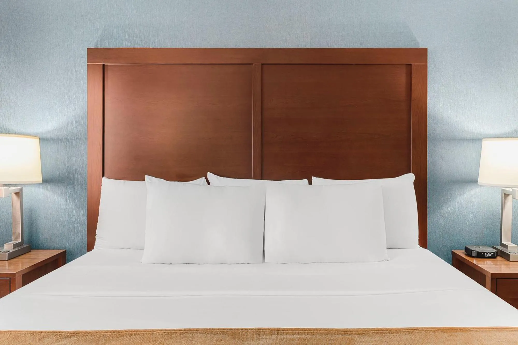 Bed in Comfort Inn & Suites Vancouver Downtown City Center